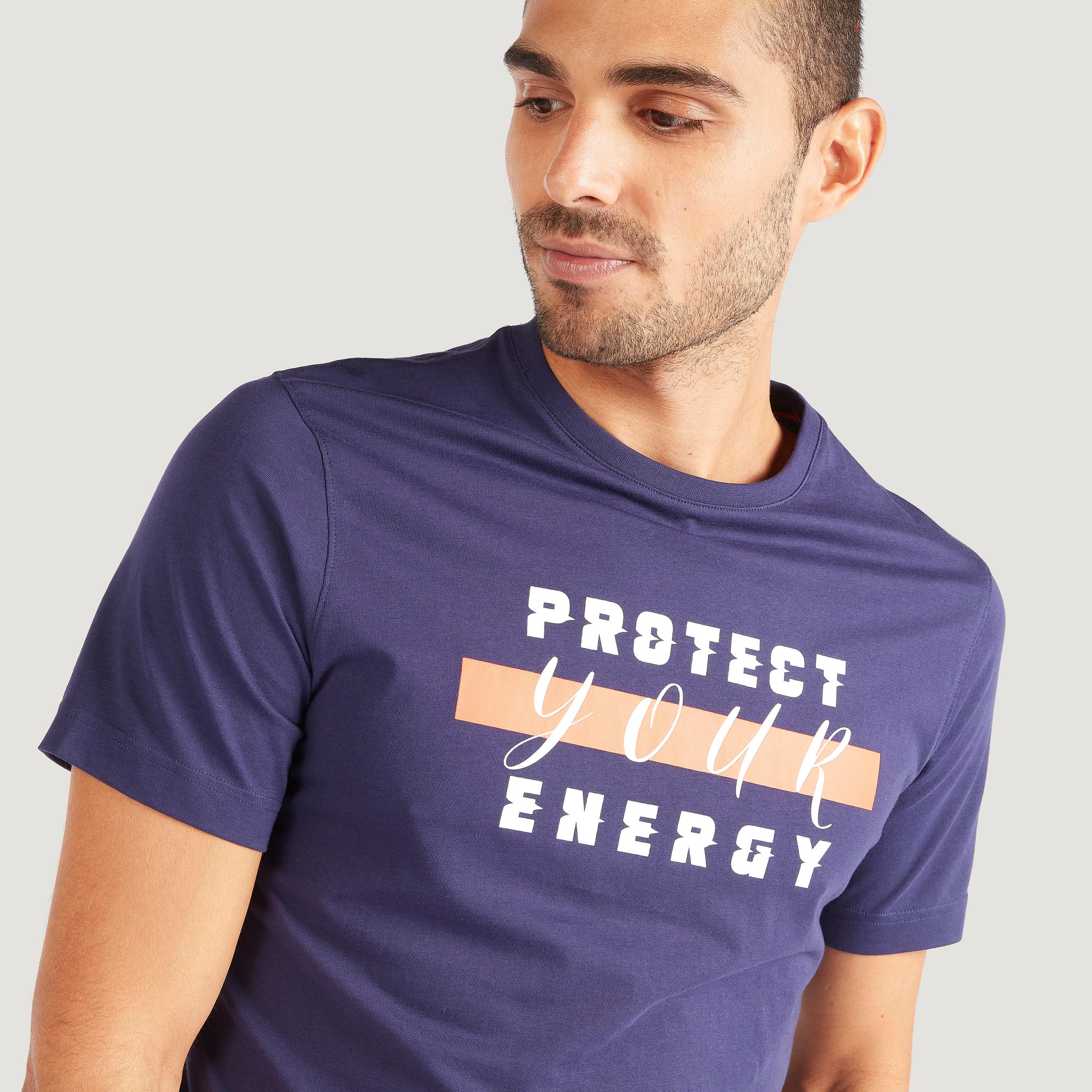 تيشيرت بياقة ضيّقة وأكمام قصيرة وطبعات-men-clothing-tshirtsandpolos-tshirts-image-3