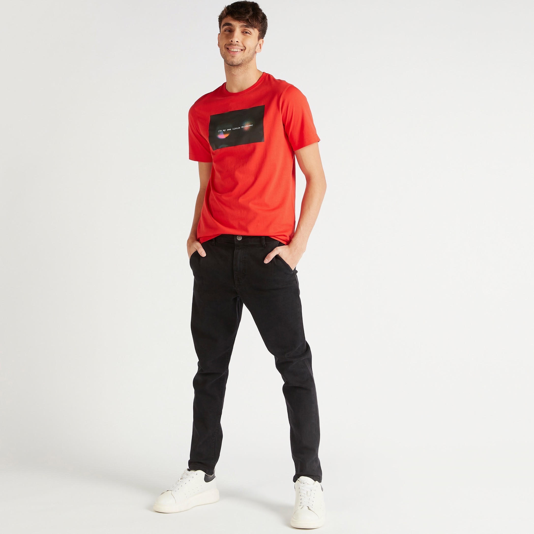 تيشيرت بياقة ضيّقة وأكمام قصيرة وطبعات-men-clothing-tshirtsandpolos-tshirts-image-4