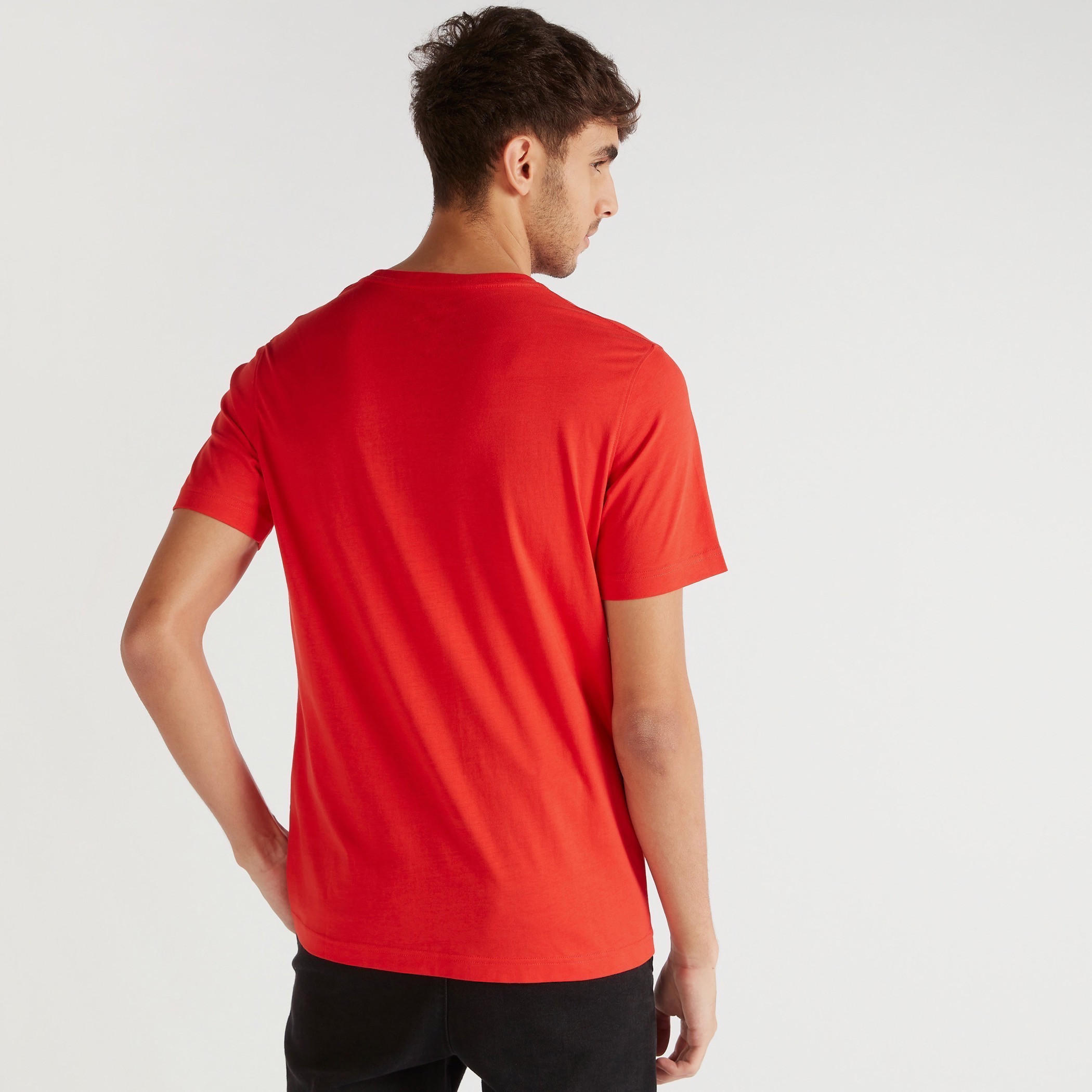 تيشيرت بياقة ضيّقة وأكمام قصيرة وطبعات-men-clothing-tshirtsandpolos-tshirts-image-5