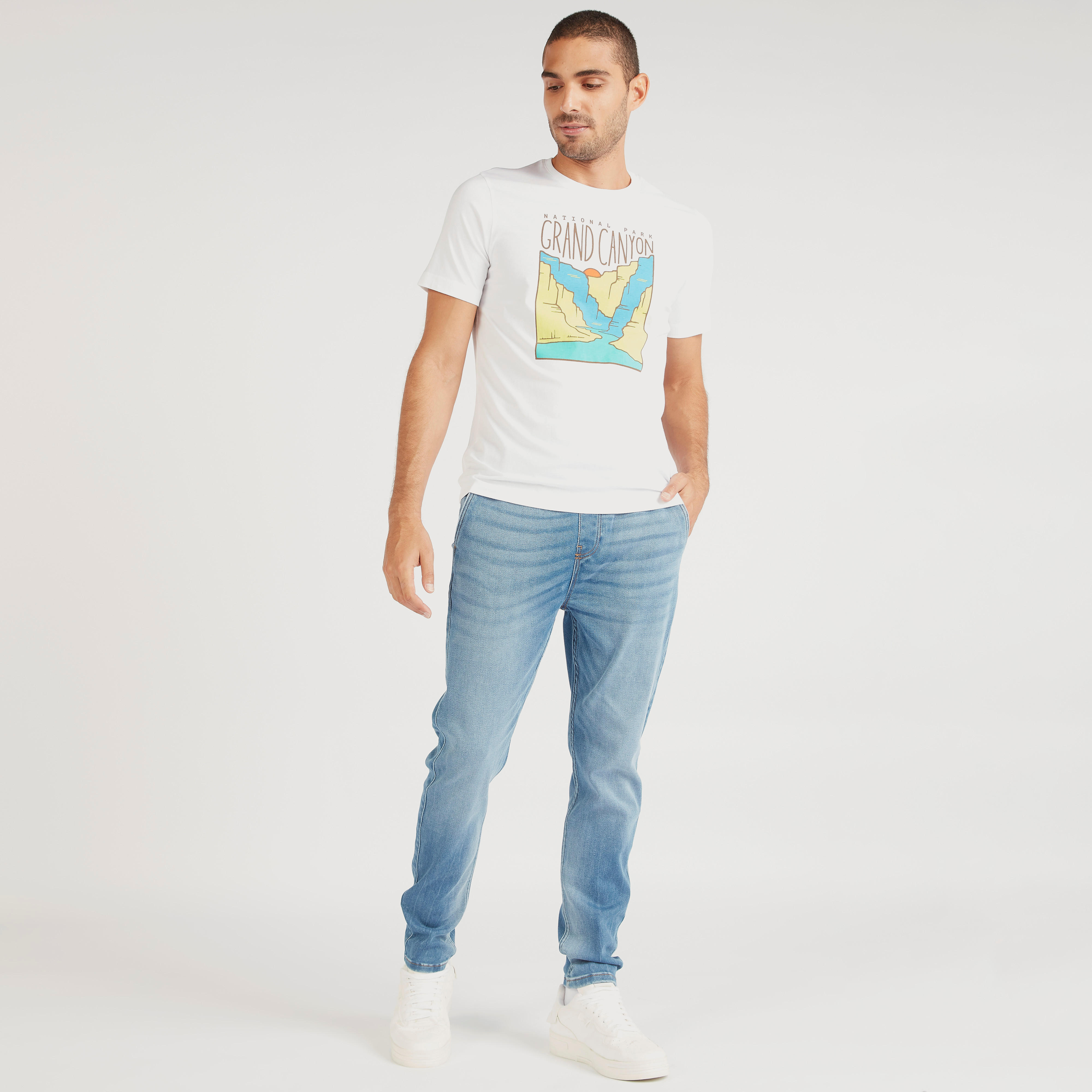تيشيرت بياقة ضيّقة وأكمام قصيرة وطبعات-men-clothing-tshirtsandpolos-tshirts-image-3