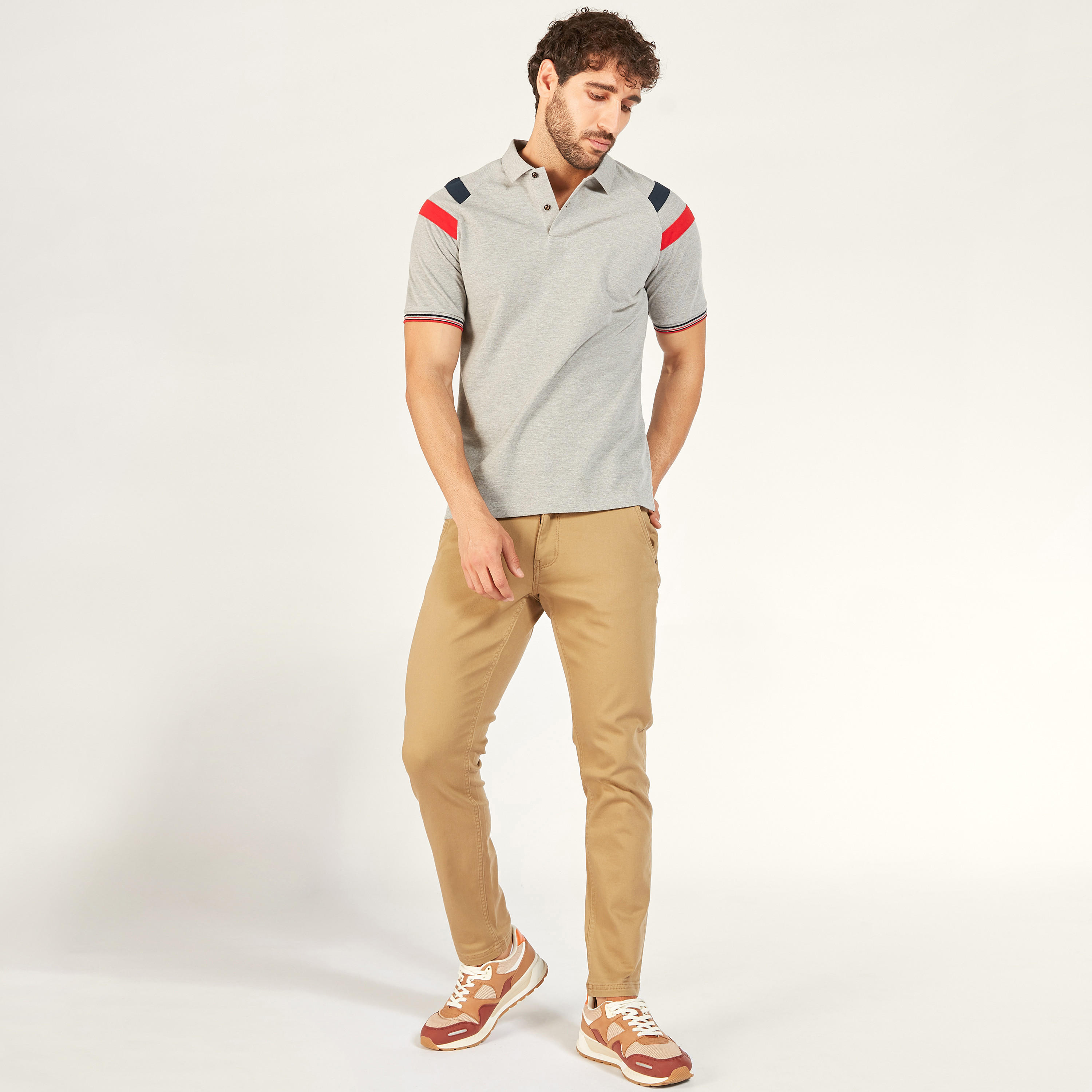 تيشيرت بولو سادة بأكمام ريجلان وتفاصيل شريطة-men-clothing-tshirtsandpolos-polos-image-10