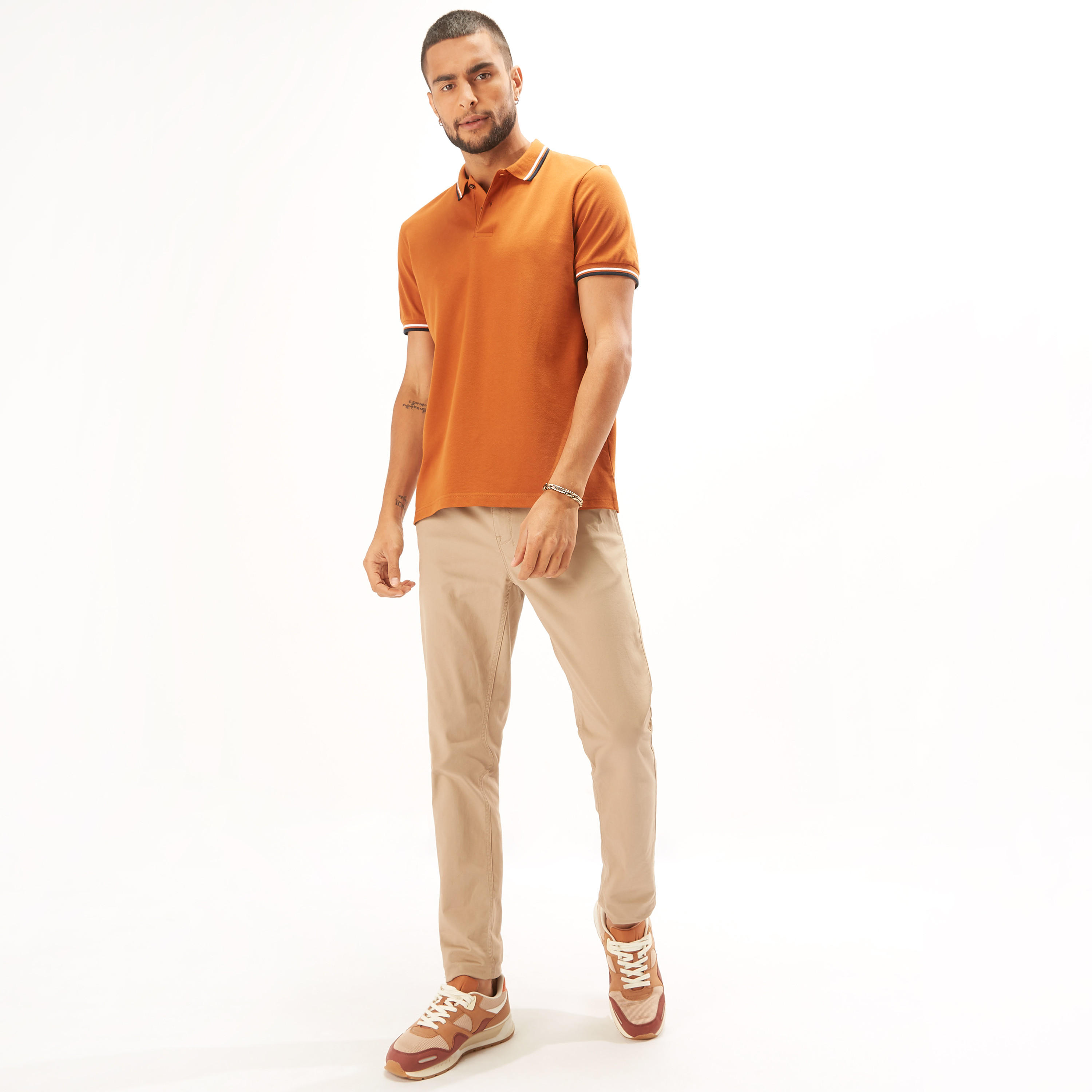 تيشيرت بولو سادة بأكمام قصيرة وتفاصيل خيوط بارزة-men-clothing-tshirtsandpolos-polos-image-10