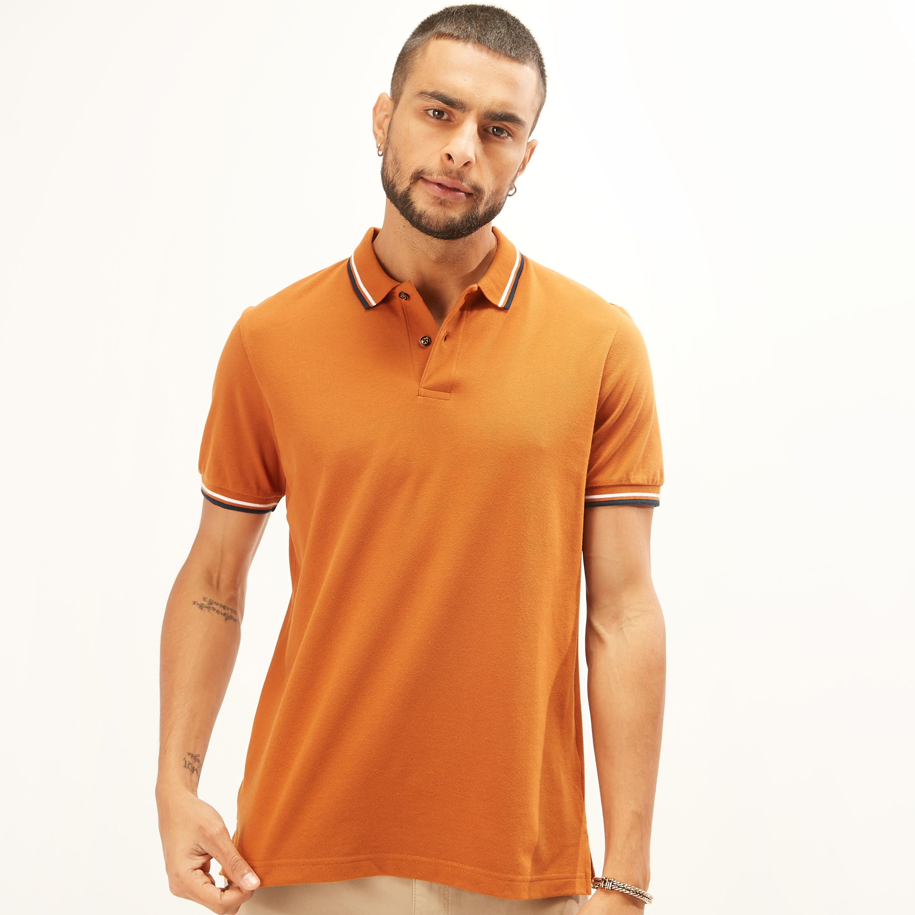 تيشيرت بولو سادة بأكمام قصيرة وتفاصيل خيوط بارزة-men-clothing-tshirtsandpolos-polos-image-11