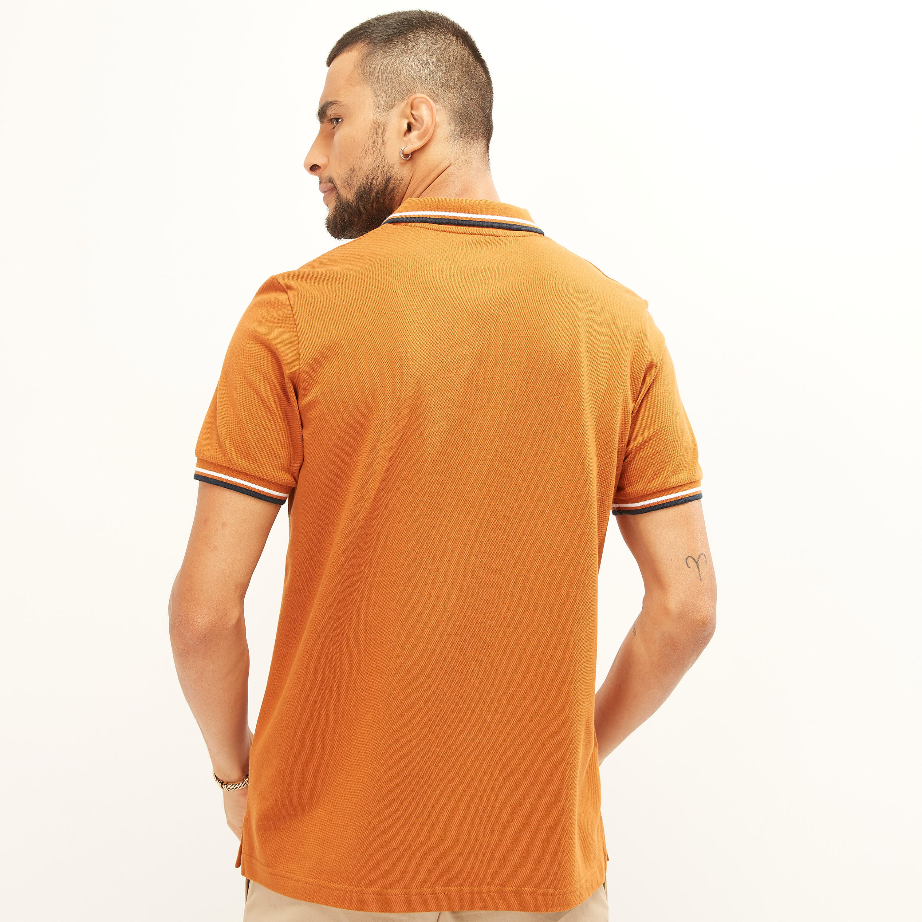 تيشيرت بولو سادة بأكمام قصيرة وتفاصيل خيوط بارزة-men-clothing-tshirtsandpolos-polos-image-12