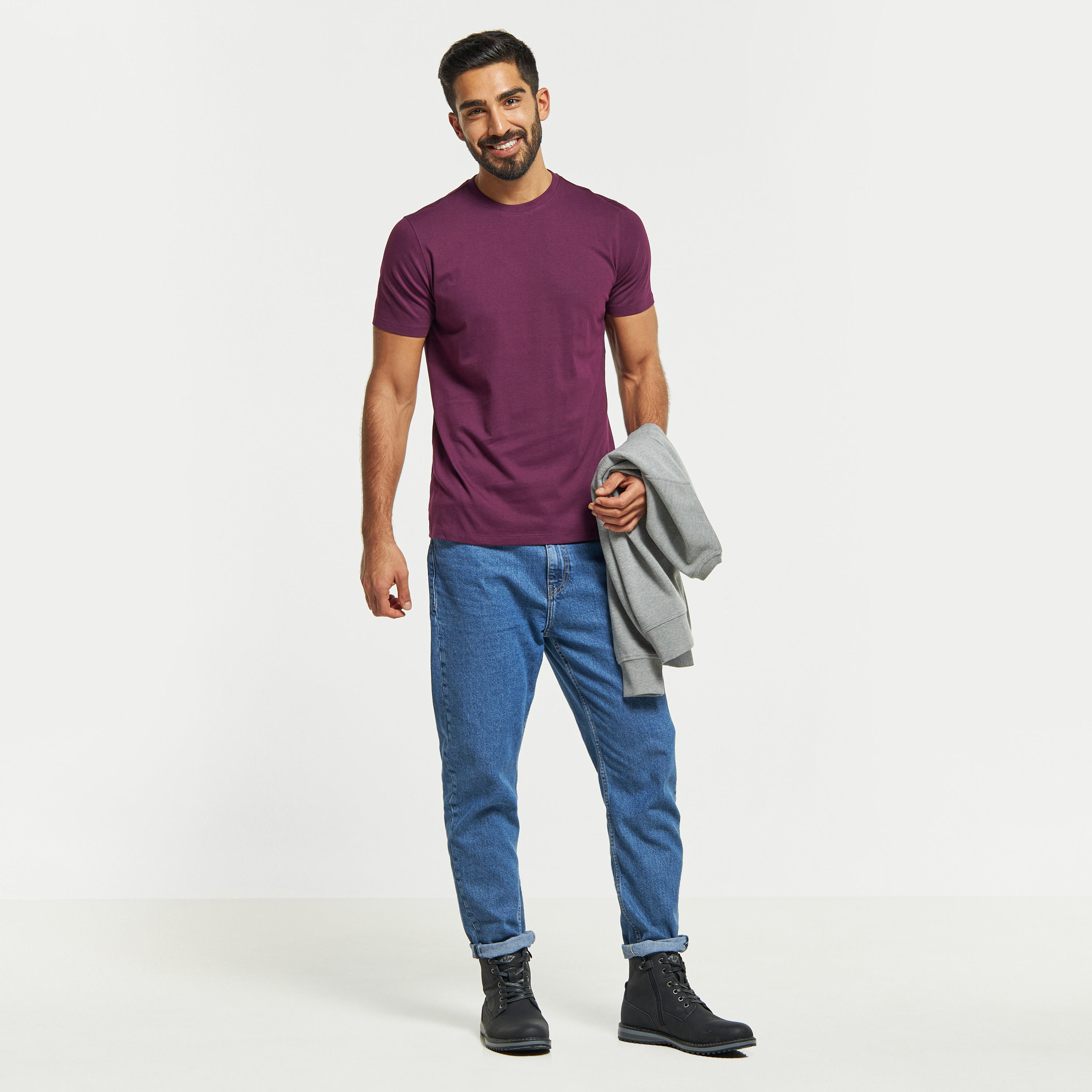 تيشيرت سادة بياقة ضيّقة وأكمام قصيرة-men-clothing-tshirtsandpolos-tshirts-image-3