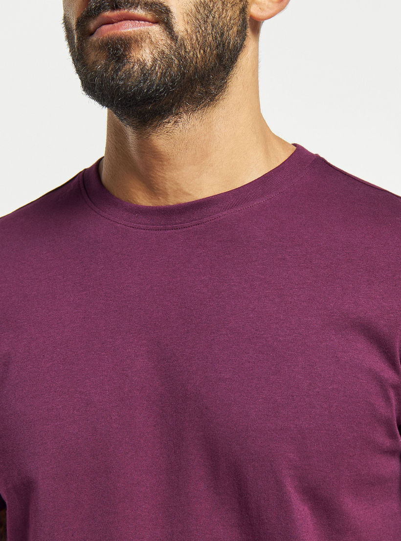 تيشيرت سادة بياقة ضيّقة وأكمام قصيرة-men-clothing-tshirtsandpolos-tshirts-image-1