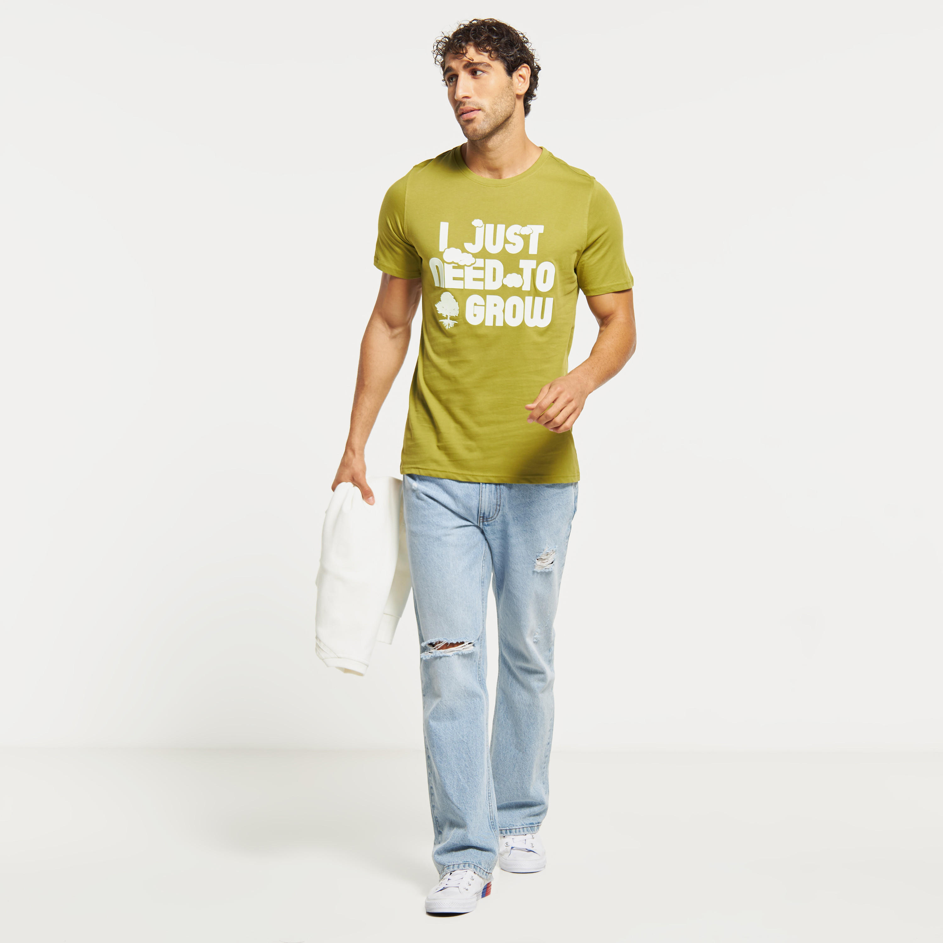 تيشيرت بياقة ضيّقة وأكمام قصيرة وطبعات-men-clothing-tshirtsandpolos-tshirts-image-2
