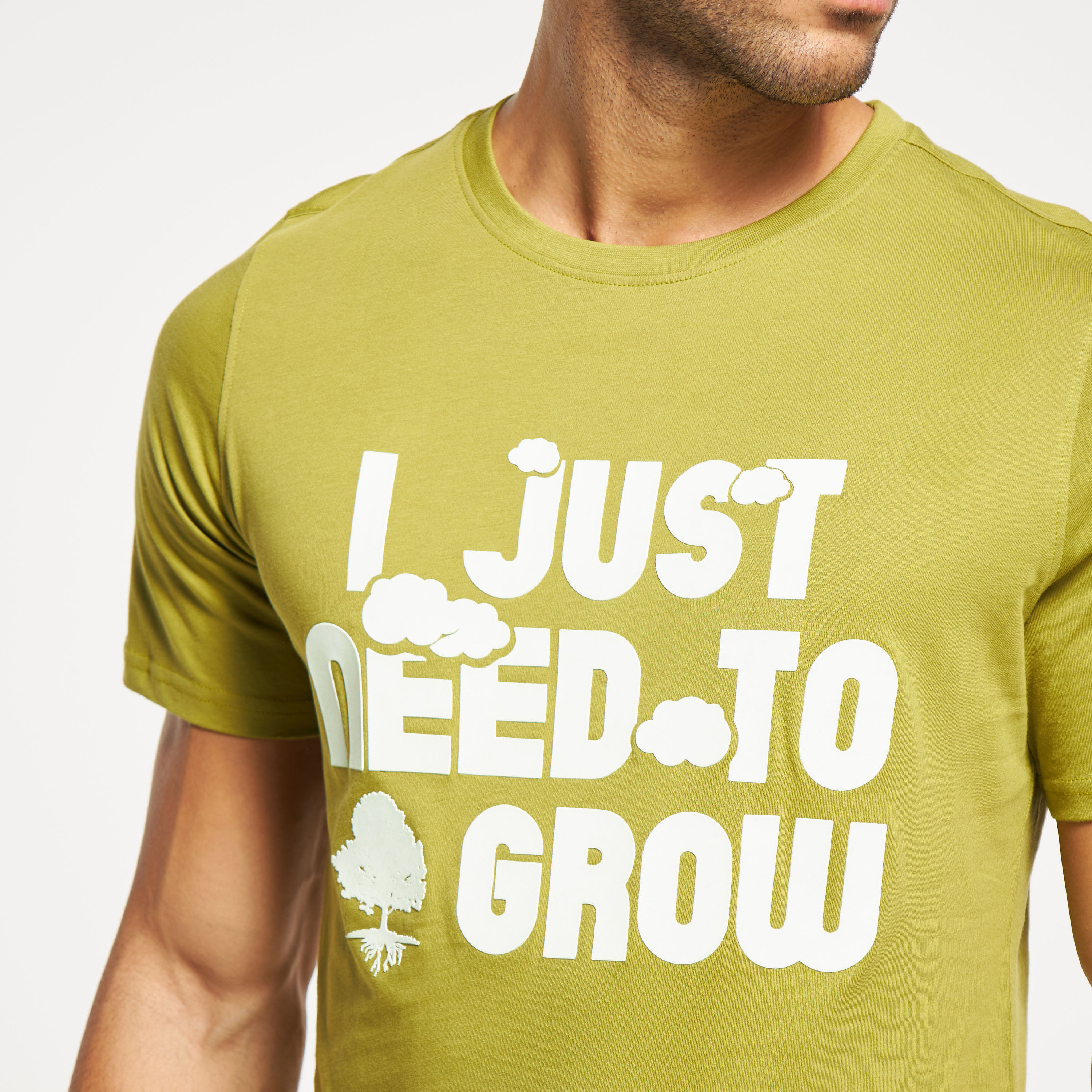 تيشيرت بياقة ضيّقة وأكمام قصيرة وطبعات-men-clothing-tshirtsandpolos-tshirts-image-4