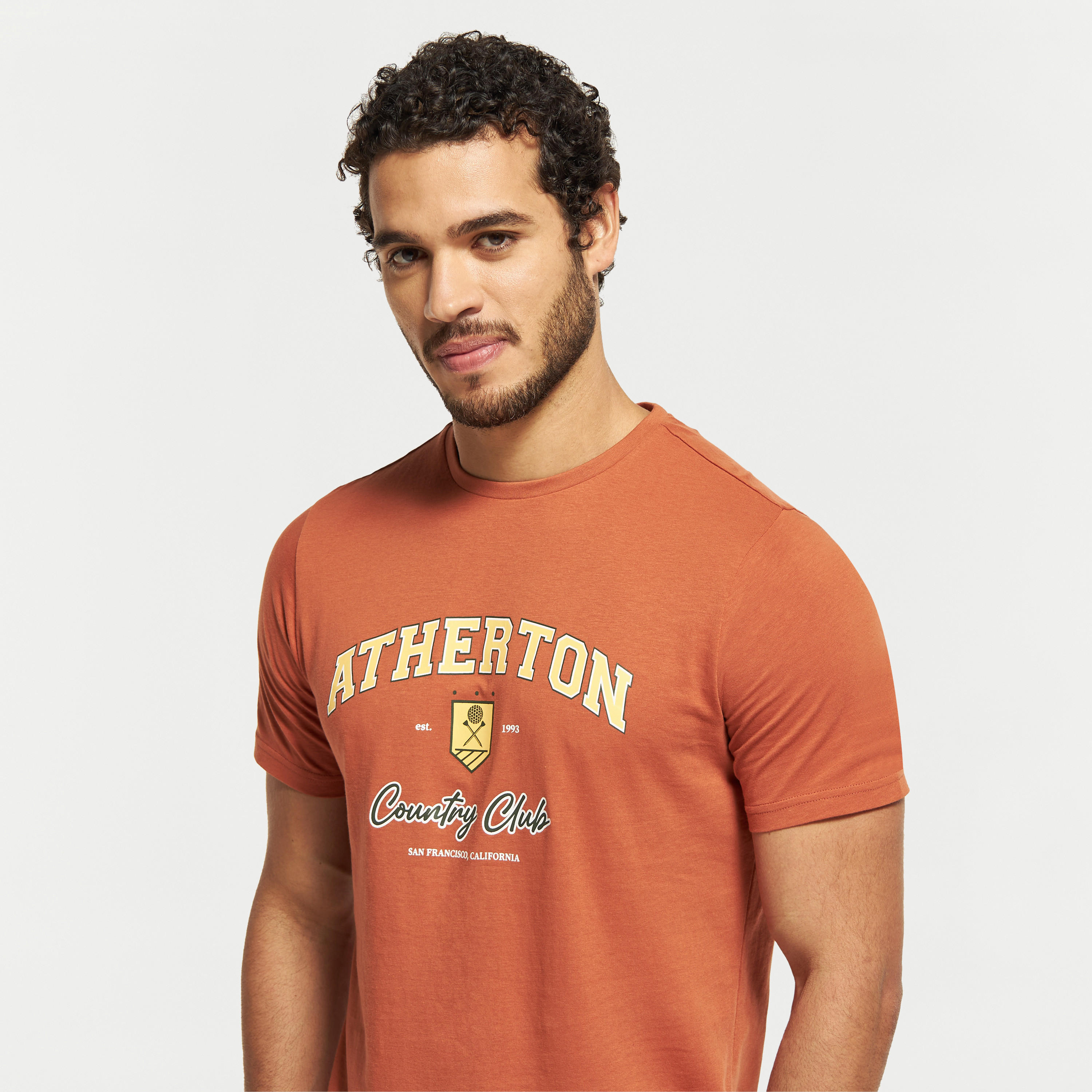 تيشيرت بياقة ضيقة وأكمام قصيرة وطبعات-men-clothing-tshirtsandpolos-tshirts-image-4