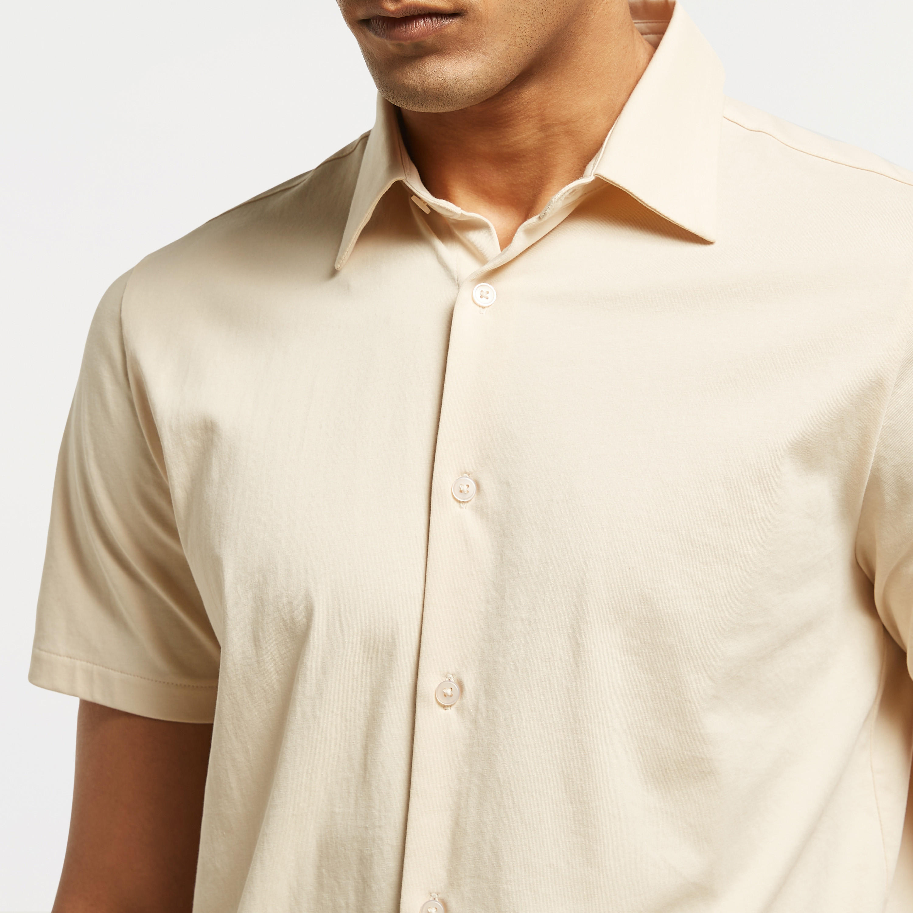 قميص سادة بأكمام قصيرة وأزرار-men-clothing-shirts-image-12