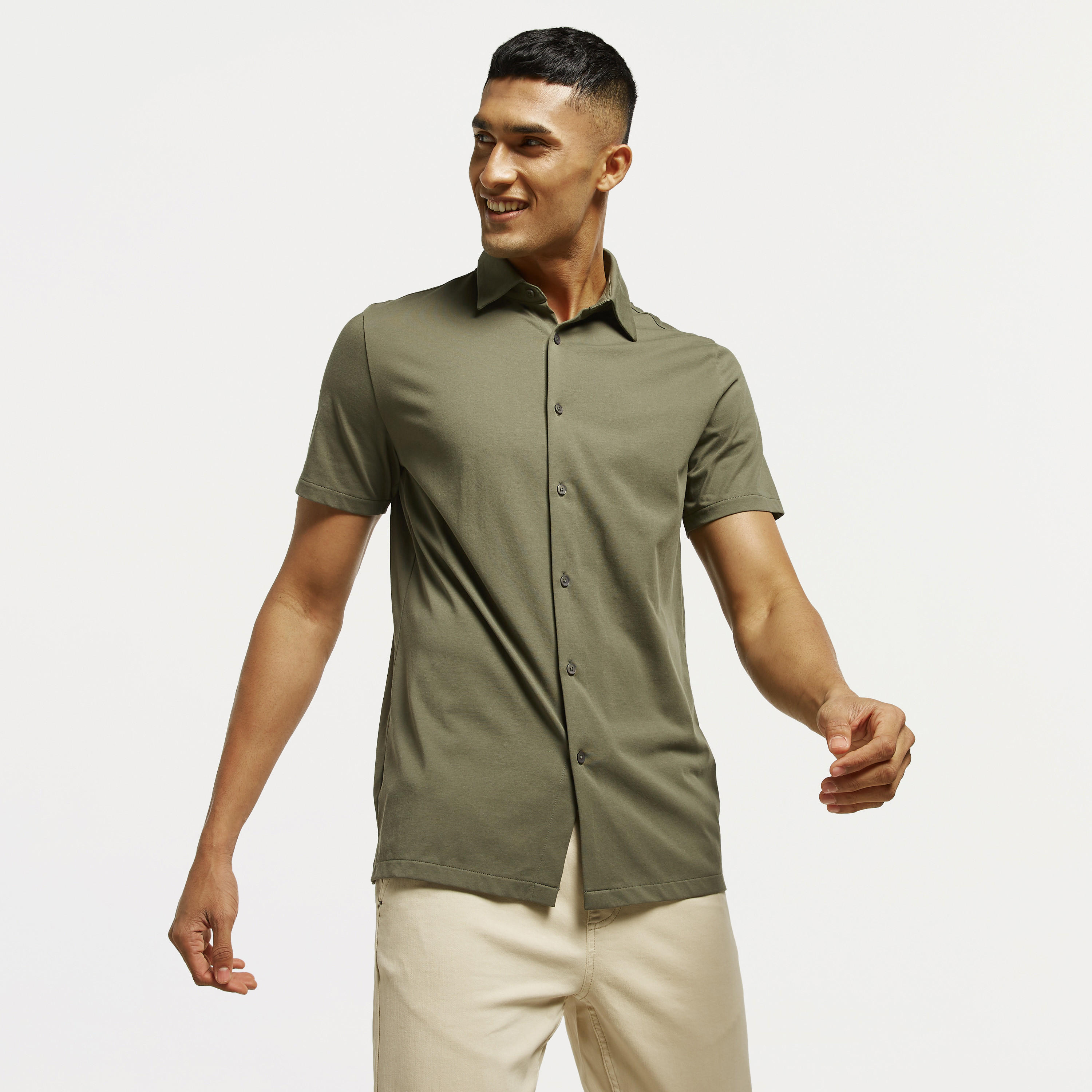قميص سادة بأكمام قصيرة وأزرار-men-clothing-shirts-image-13