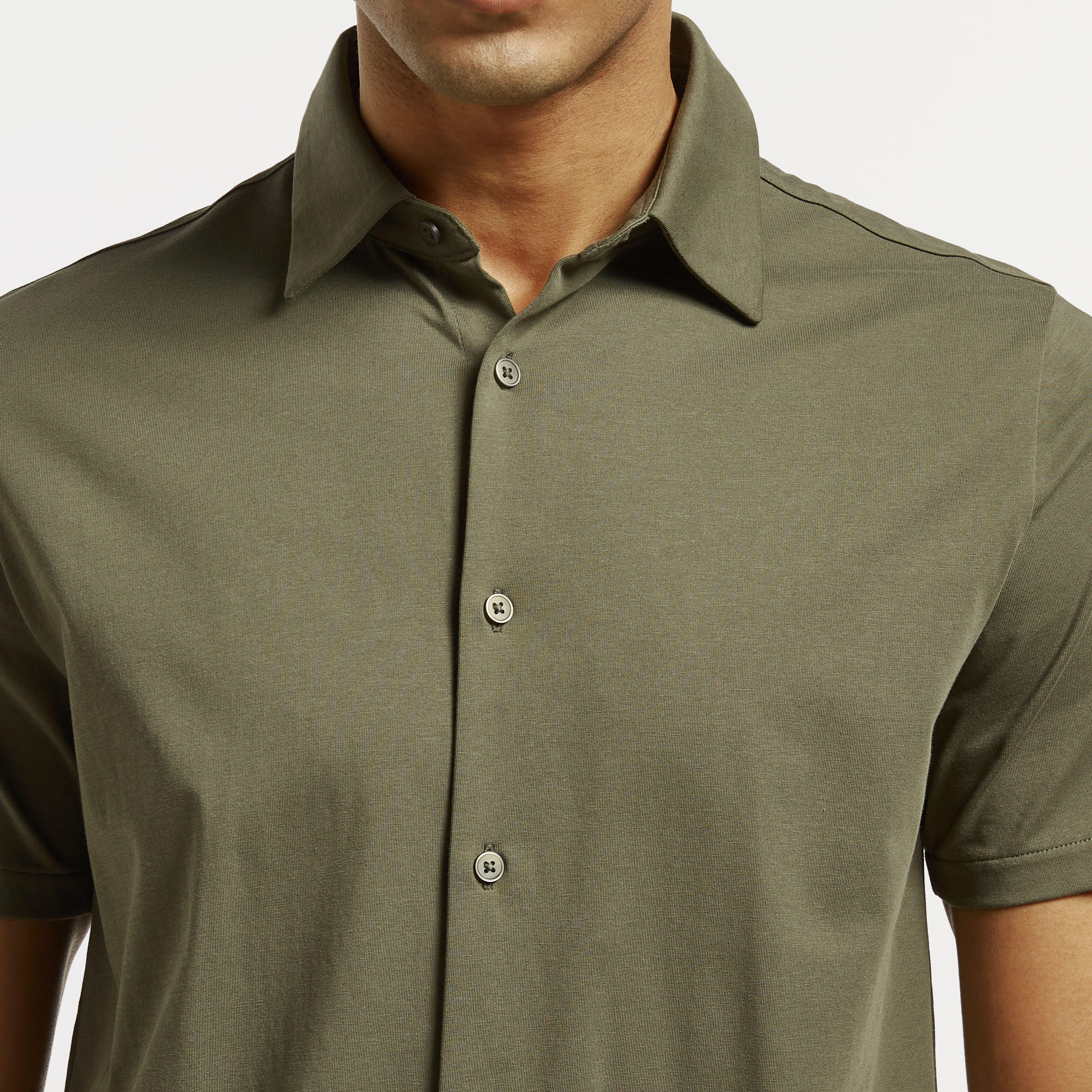 قميص سادة بأكمام قصيرة وأزرار-men-clothing-shirts-image-16