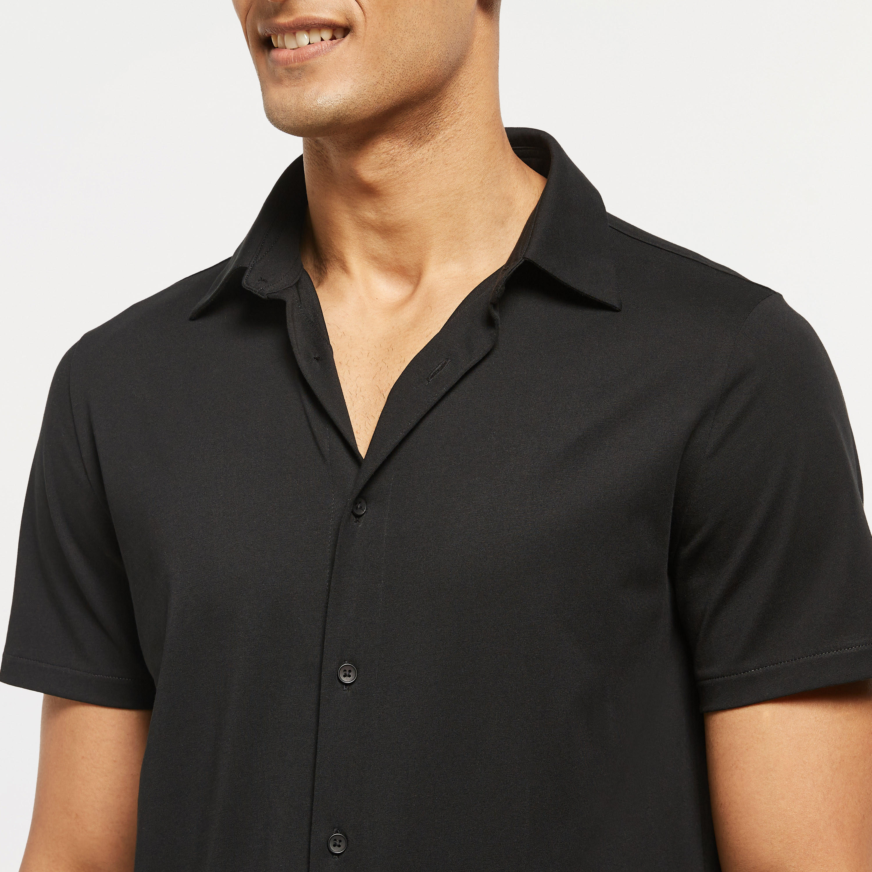 قميص سادة بأكمام قصيرة وأزرار-men-clothing-shirts-image-4