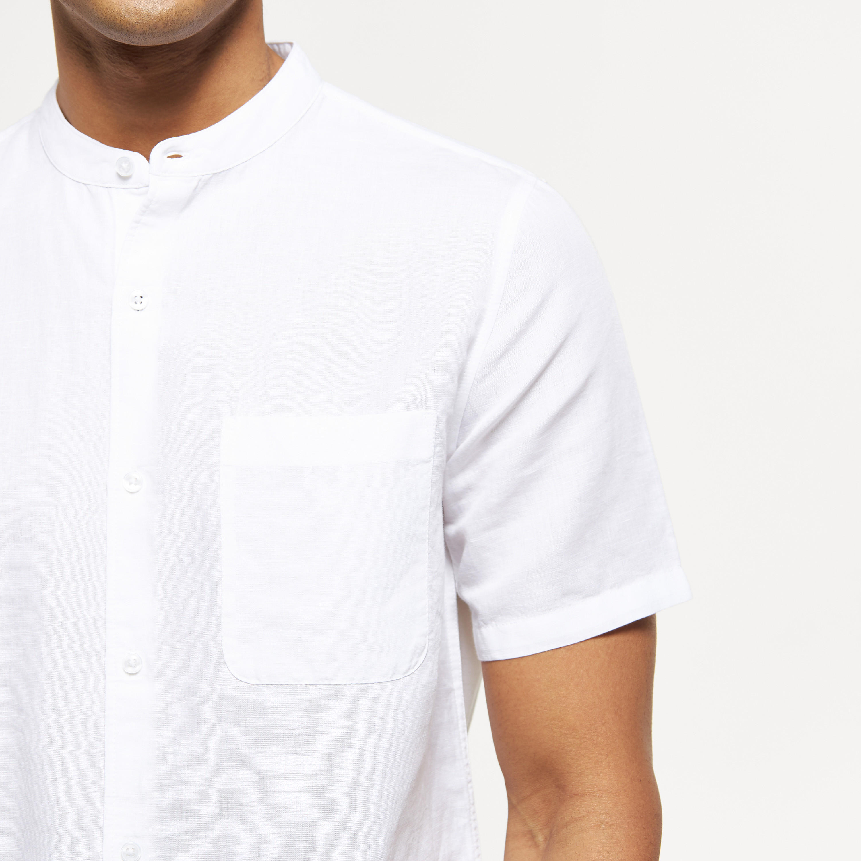 قميص سادة بأكمام قصيرة وجيب وياقة ماندارين-men-clothing-shirts-image-4