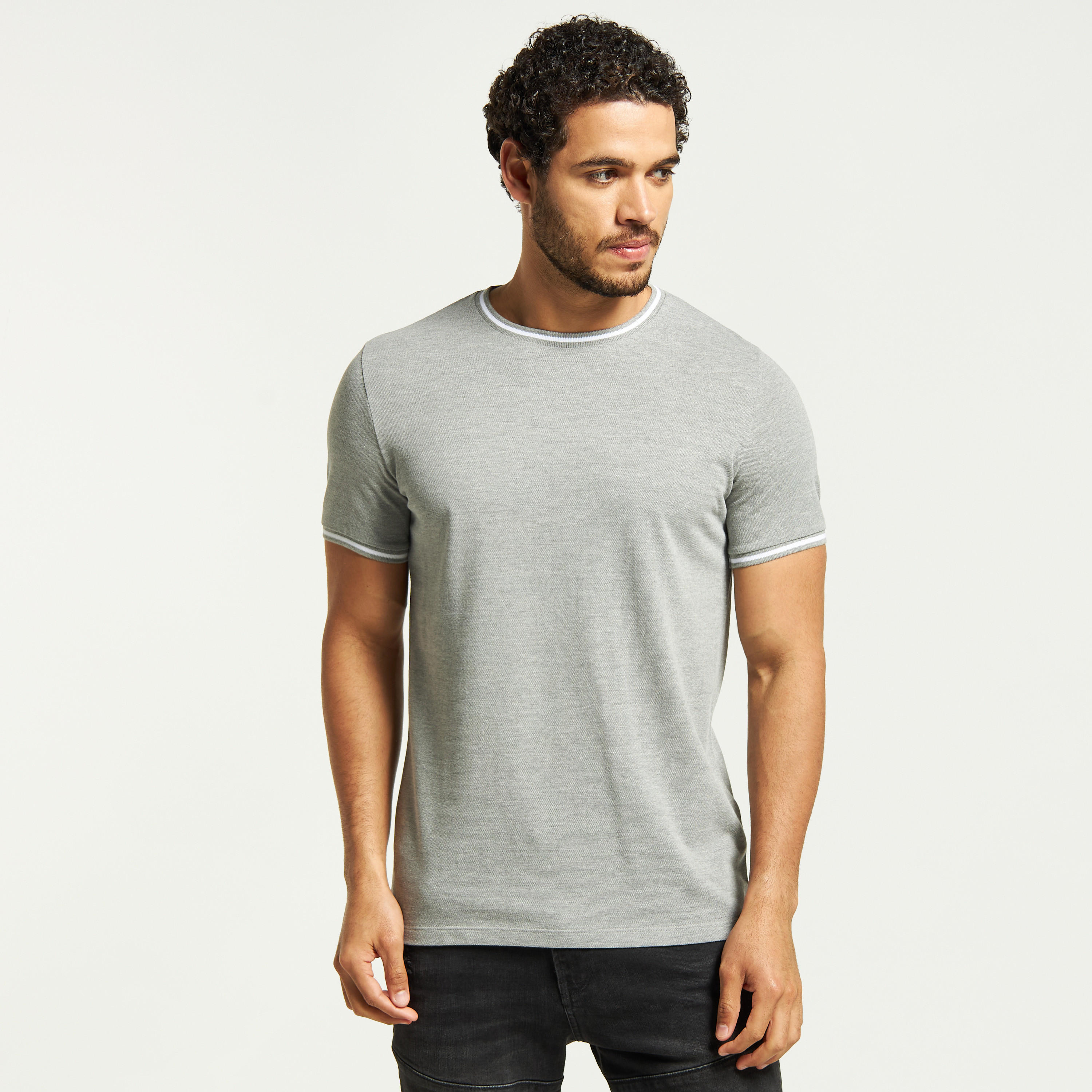 تيشيرت سادة بأكمام قصيرة وخيوط بارزة-men-clothing-tshirtsandpolos-tshirts-image-1
