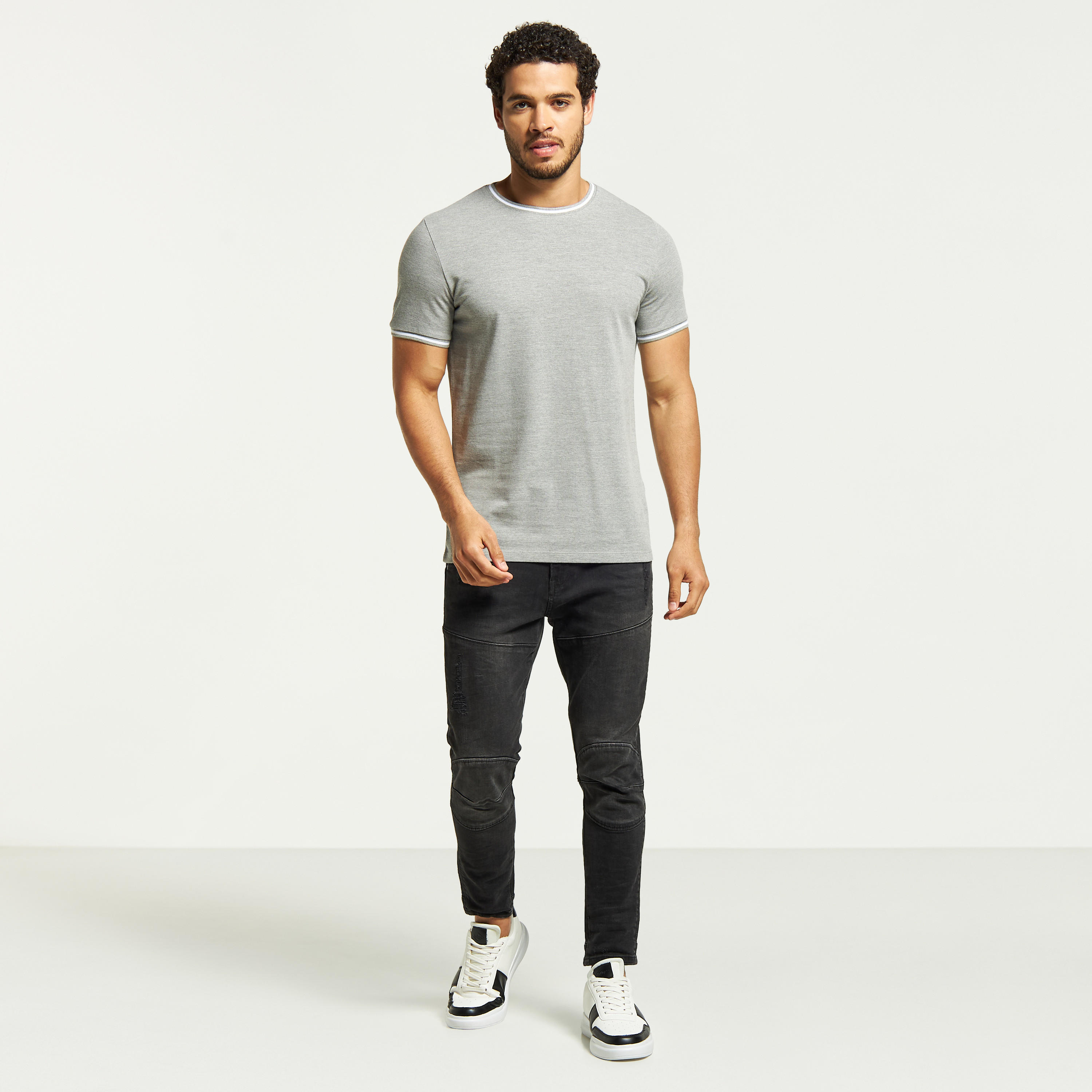 تيشيرت سادة بأكمام قصيرة وخيوط بارزة-men-clothing-tshirtsandpolos-tshirts-image-2