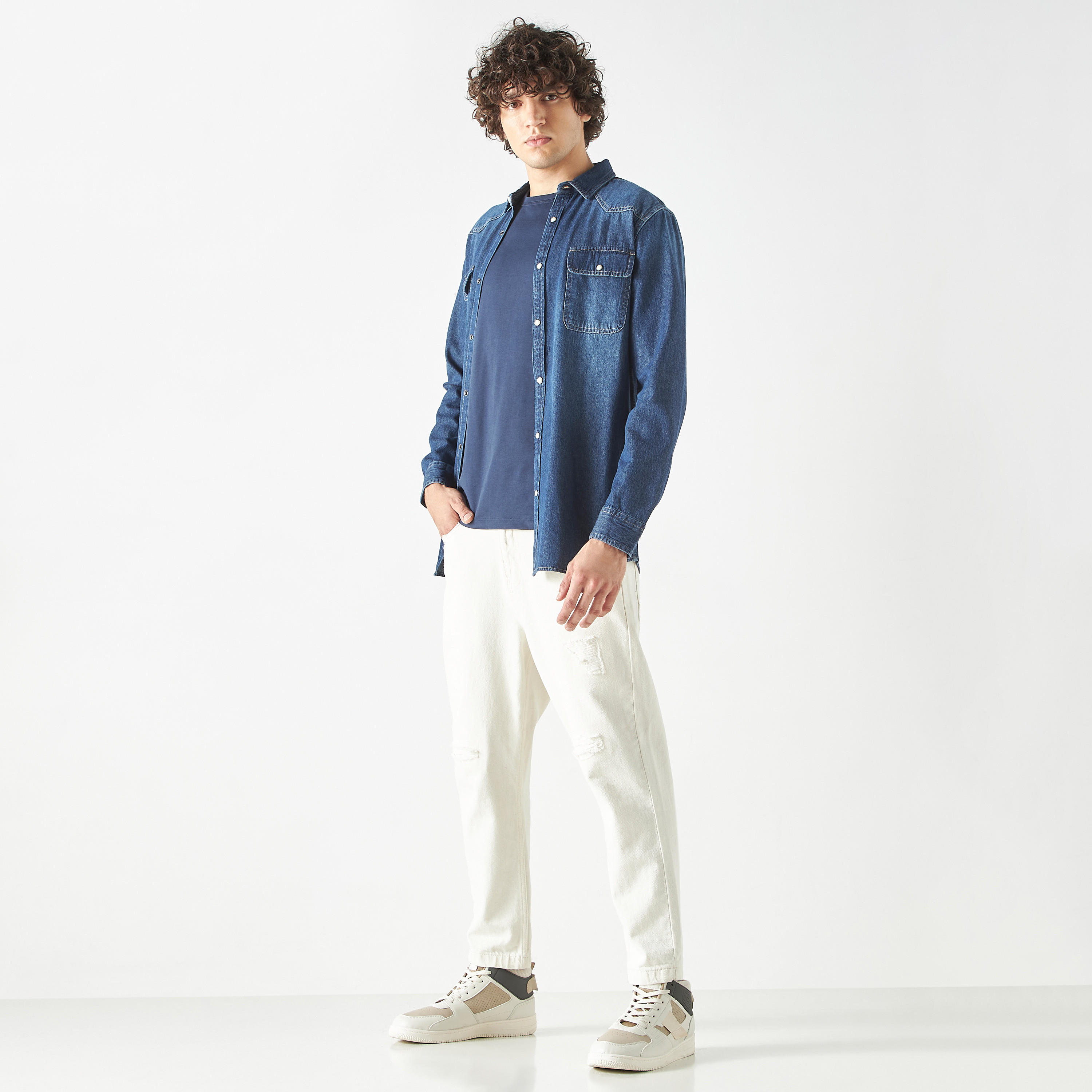 تيشيرت سادة بياقة ضيّقة وأكمام قصيرة-men-clothing-tshirtsandpolos-tshirts-image-3