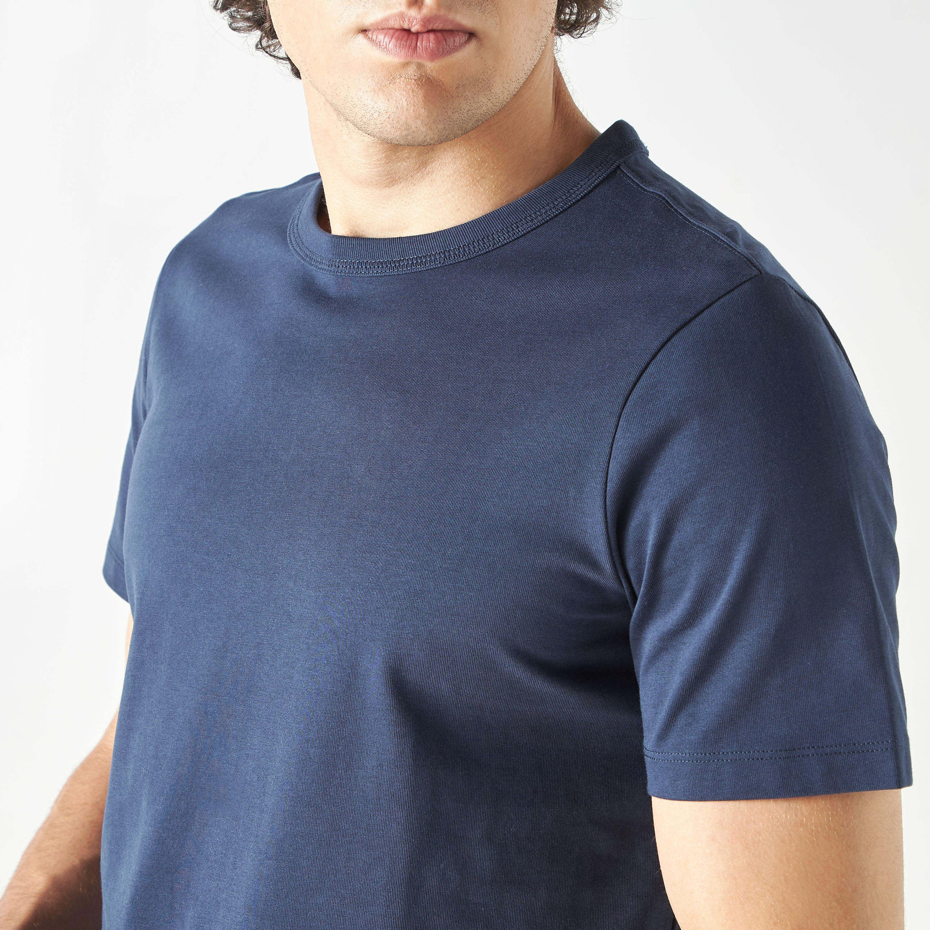 تيشيرت سادة بياقة ضيّقة وأكمام قصيرة-men-clothing-tshirtsandpolos-tshirts-image-1