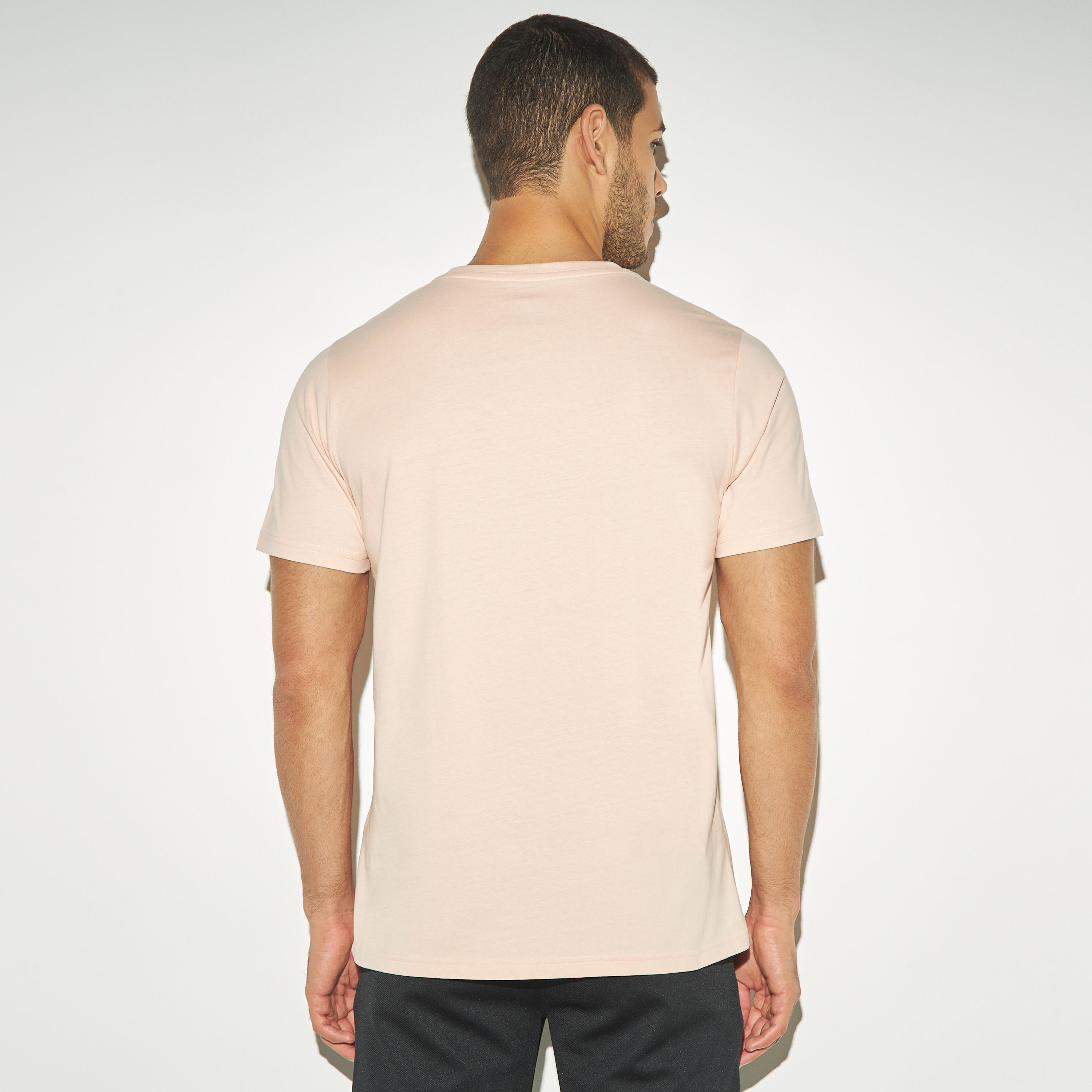 تيشيرت سادة بياقة ضيّقة وأكمام قصيرة-men-clothing-tshirtsandpolos-tshirts-image-3
