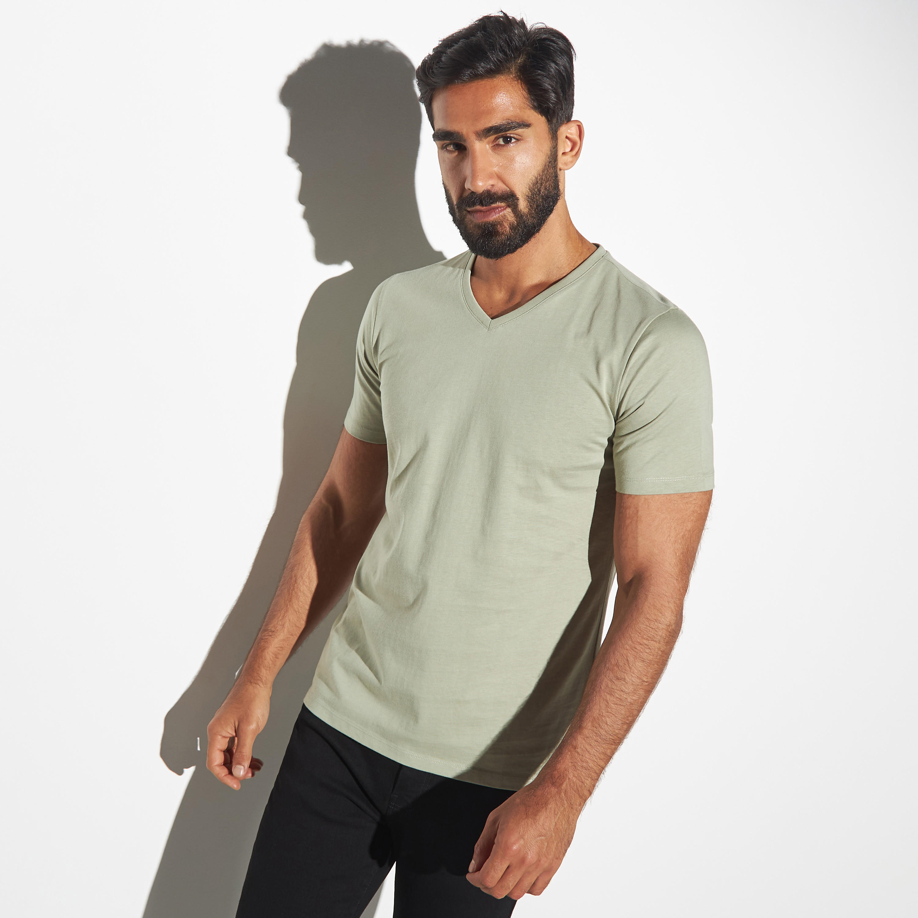 تيشيرت سادة بياقة V وأكمام قصيرة-men-clothing-tshirtsandpolos-tshirts-image-1