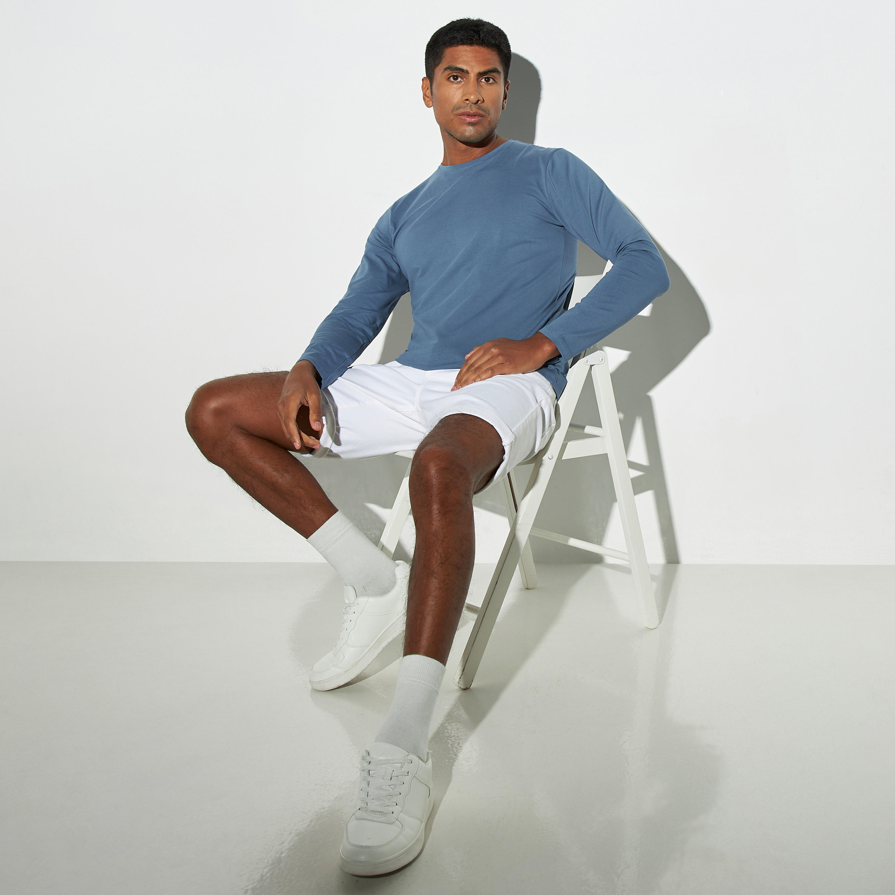 تيشيرت سادة بياقة ضيّقة وأكمام طويلة-men-clothing-tshirtsandpolos-tshirts-image-3