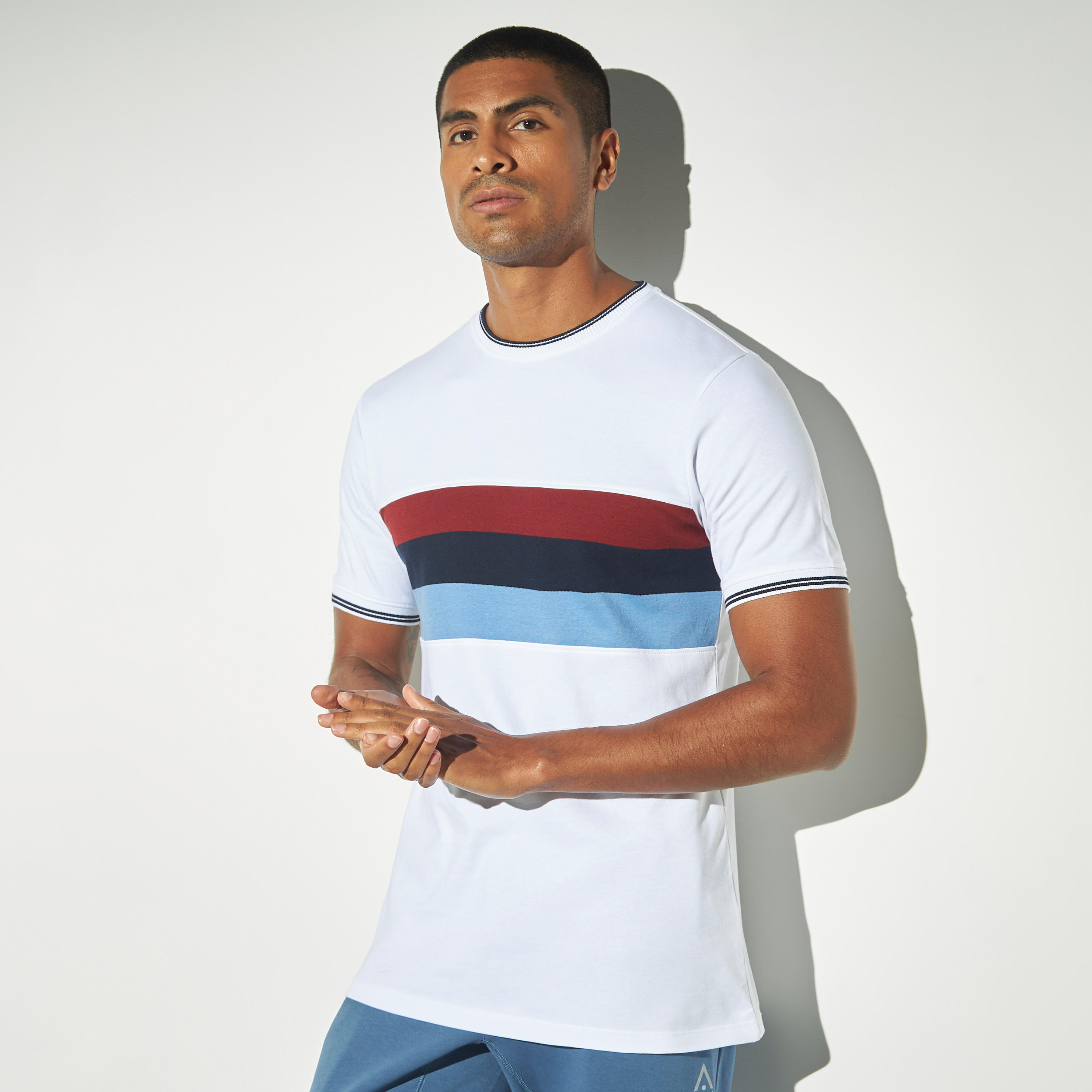 تيشيرت مخطط بياقة ضيقة وأكمام قصيرة-men-clothing-tshirtsandpolos-tshirts-image-1