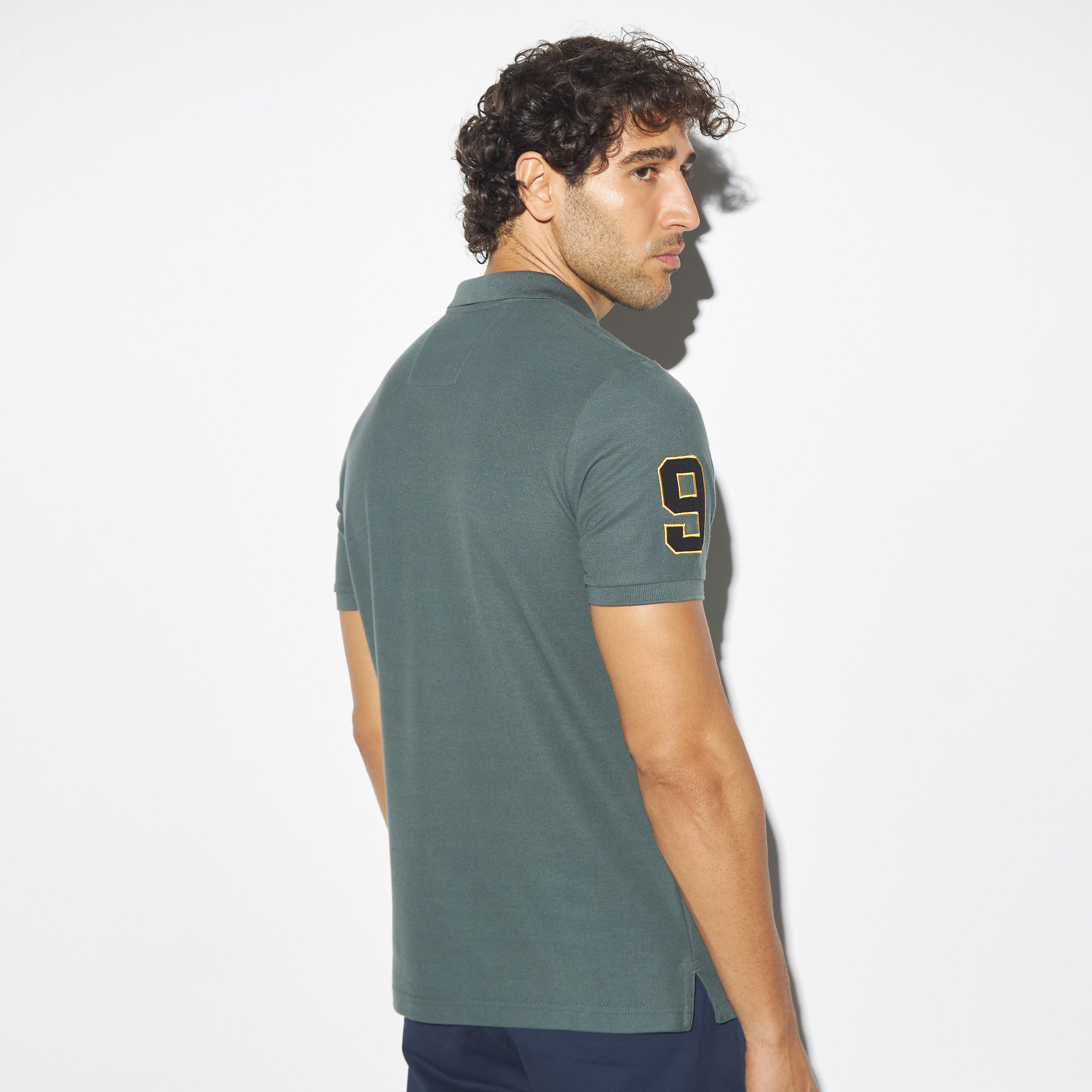 تيشيرت بولو بأكمام قصيرة وتطريز شعار-men-clothing-tshirtsandpolos-polos-image-3