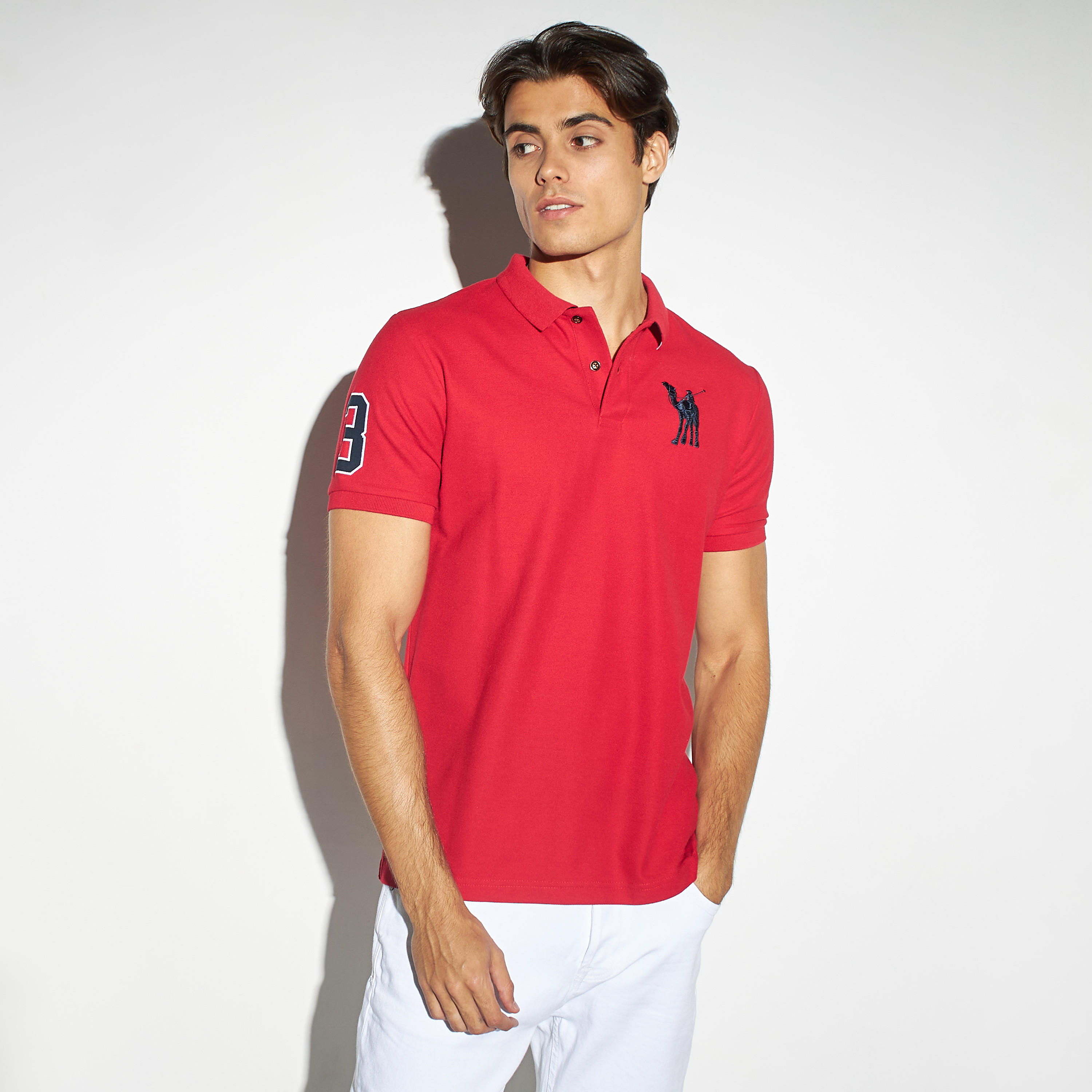 تيشيرت بولو بأكمام قصيرة وتطريز شعار-men-clothing-tshirtsandpolos-polos-image-1