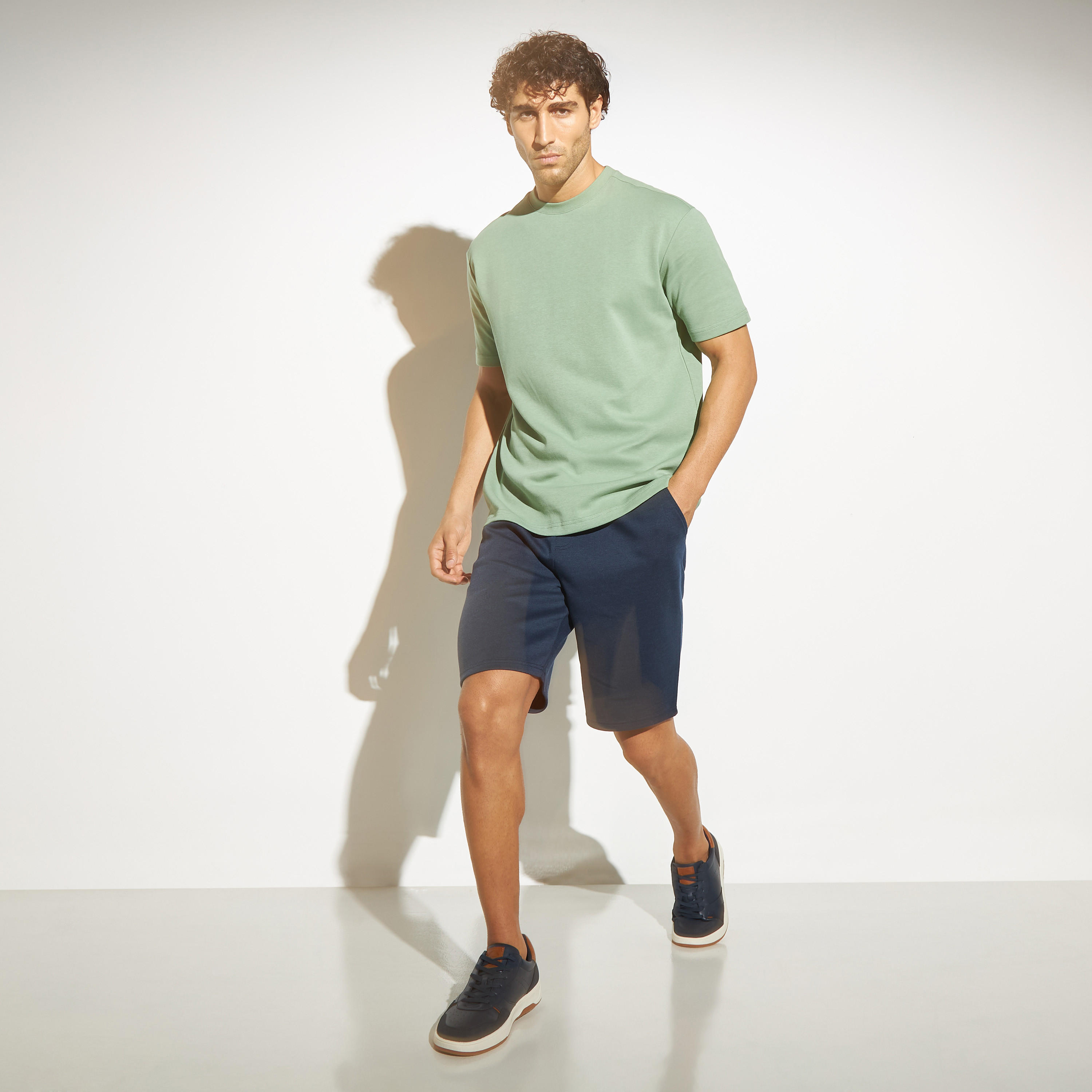 شورت سادة برباط إغلاق وجيوب-men-clothing-bottoms-shorts-image-3