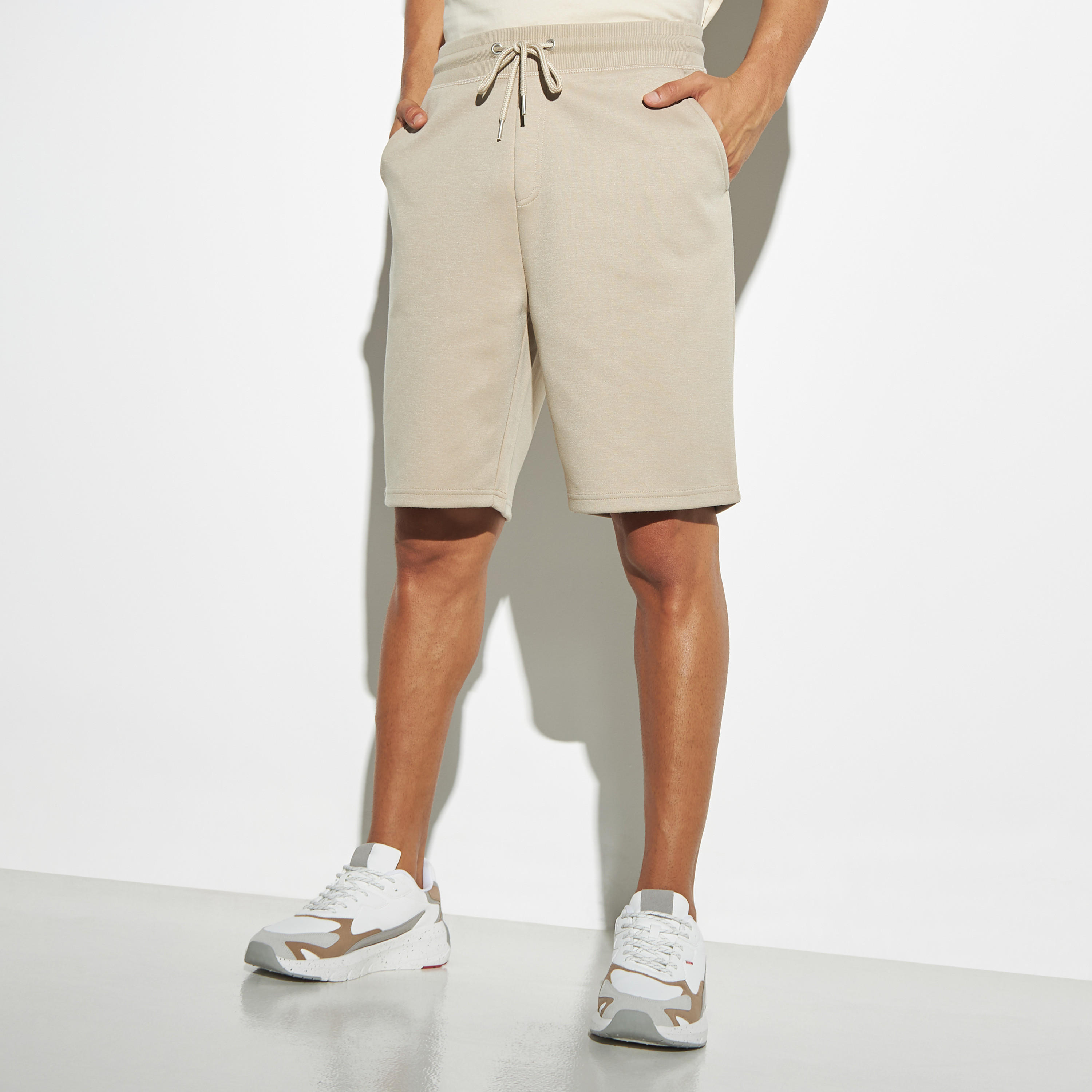 شورت سادة برباط إغلاق وجيوب-men-clothing-bottoms-shorts-image-4