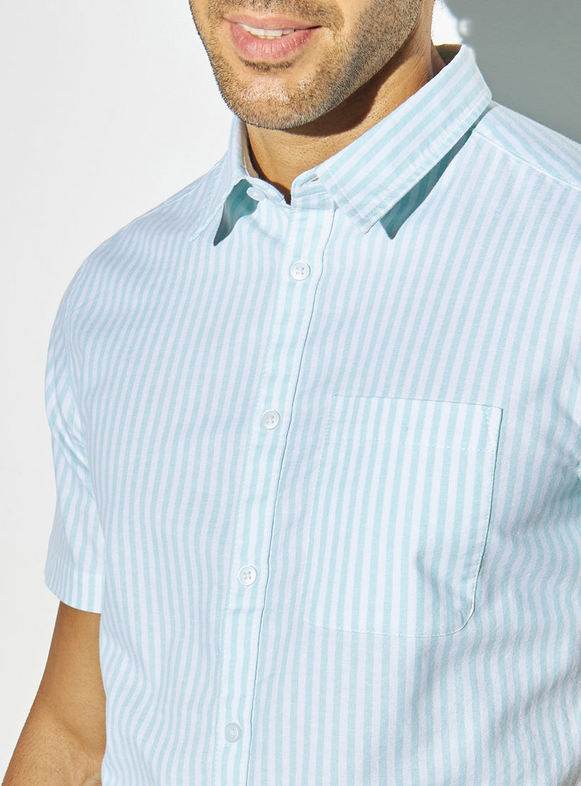قميص أكسفورد مقلّم بأكمام قصيرة وجيوب-men-clothing-shirts-image-4