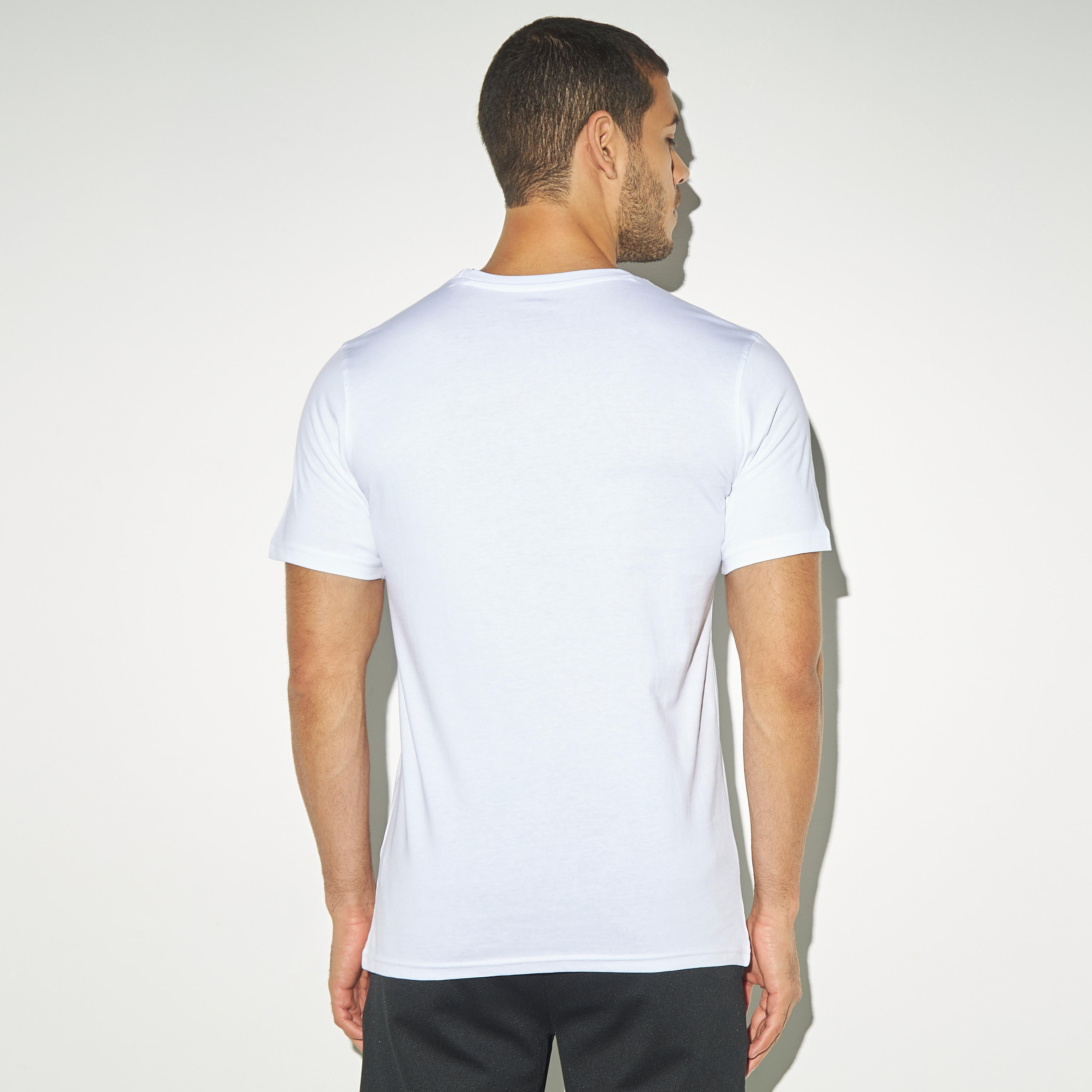 تيشيرت بياقة ضيّقة وأكمام قصيرة وطبعات-men-clothing-tshirtsandpolos-tshirts-image-3