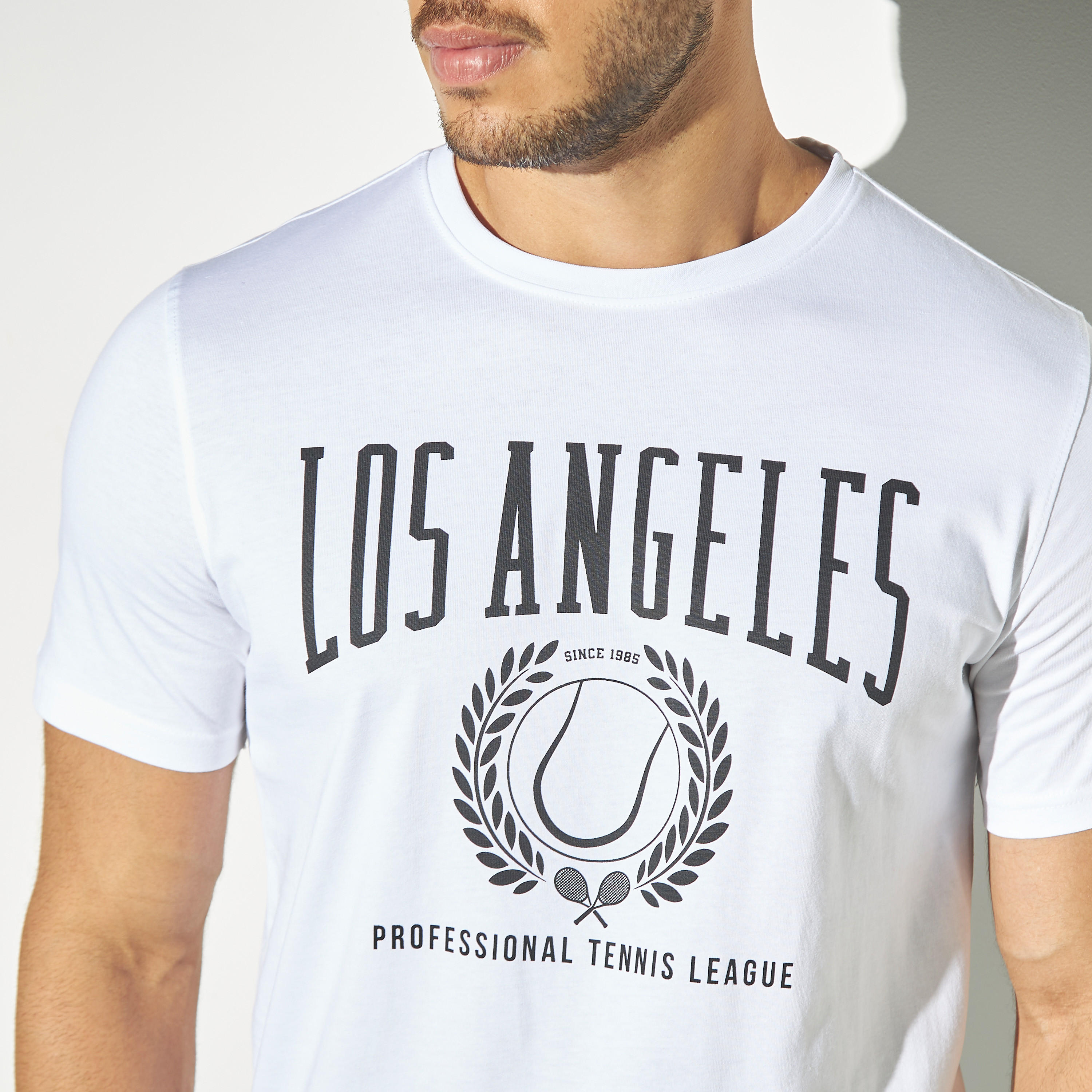 تيشيرت بياقة ضيّقة وأكمام قصيرة وطبعات-men-clothing-tshirtsandpolos-tshirts-image-4