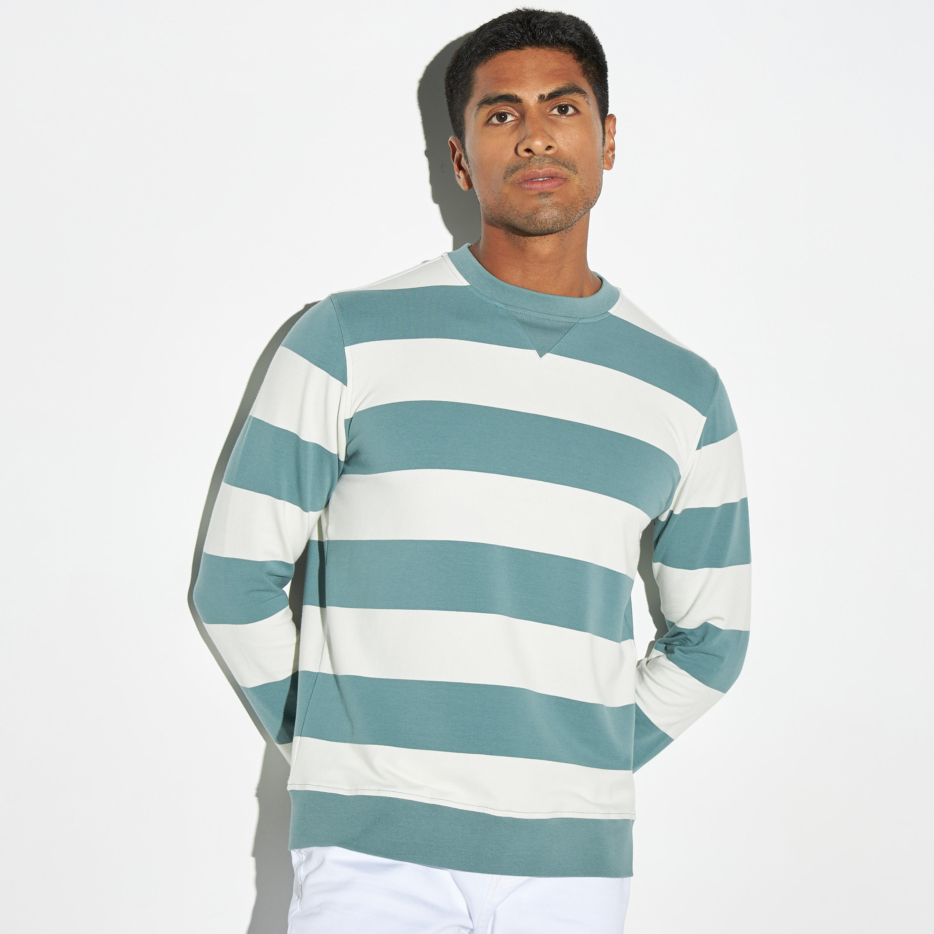 سويت شيرت مخطّط بياقة ضيقة بأكمام طويلة-men-winterwear-hoodiesandsweatshirts-image-4