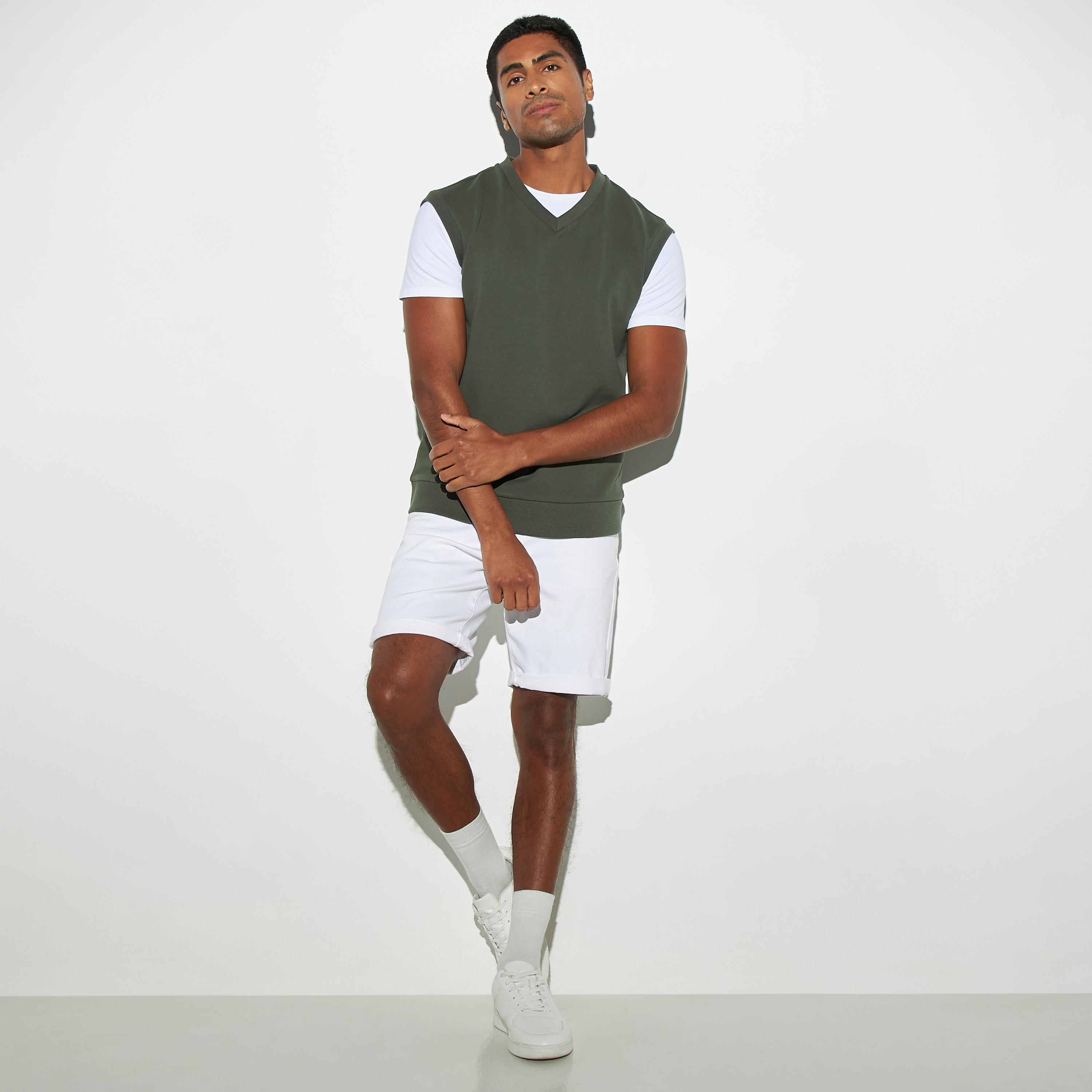 فيست سادة بياقة V-men-clothing-tshirtsandpolos-vests-image-2