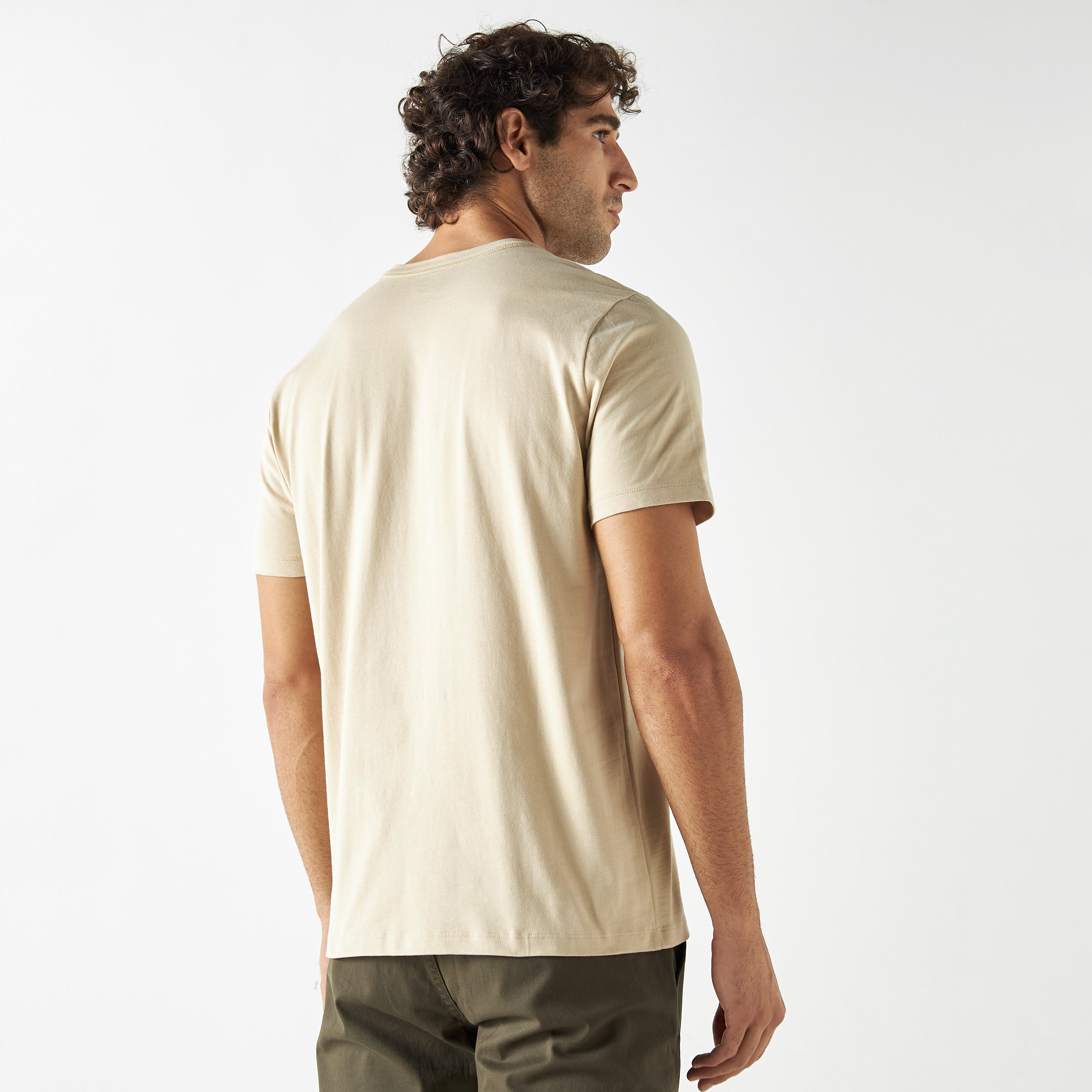 تيشيرت سادة بياقة ضيّقة وأكمام قصيرة-men-clothing-tshirtsandpolos-tshirts-image-2