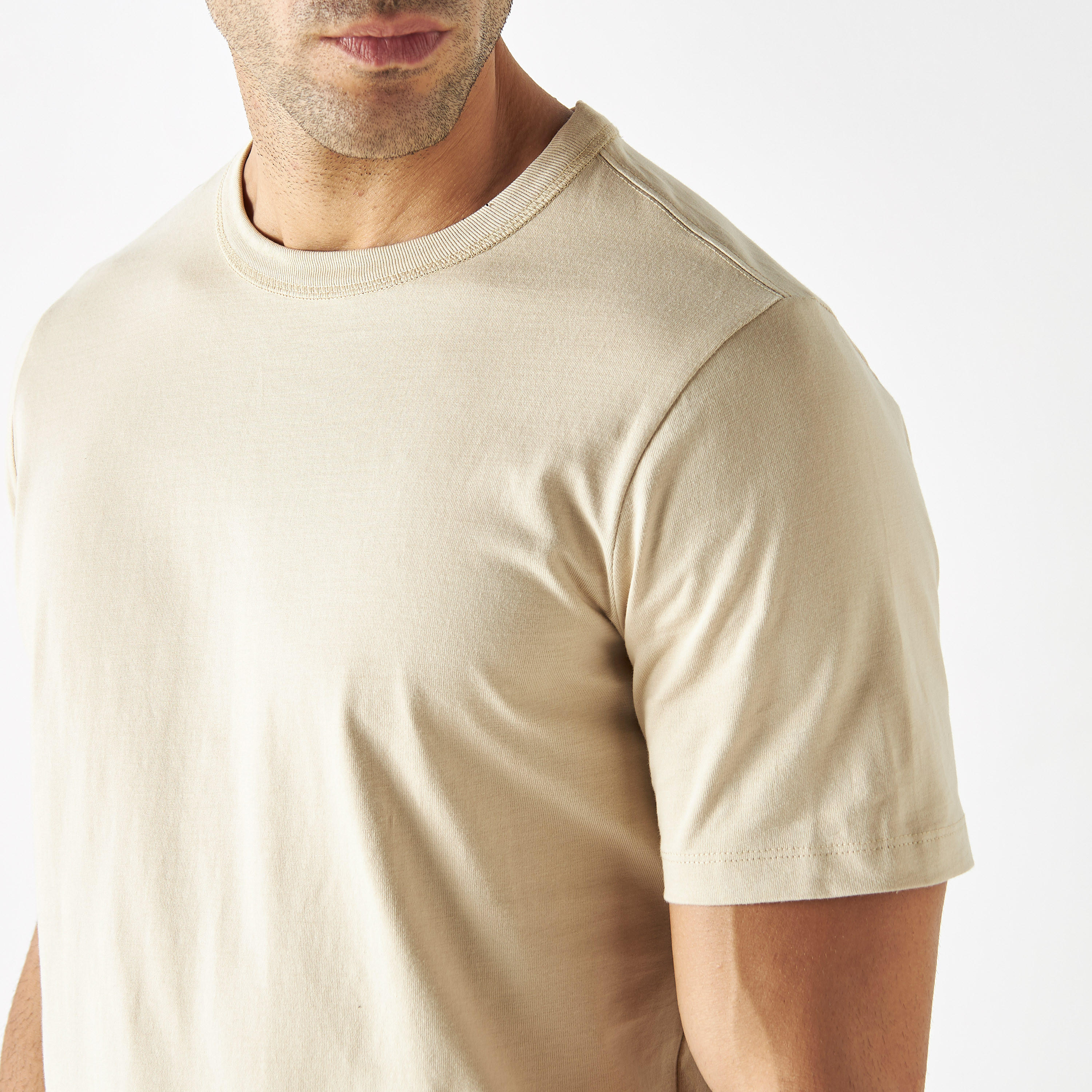 تيشيرت سادة بياقة ضيّقة وأكمام قصيرة-men-clothing-tshirtsandpolos-tshirts-image-1