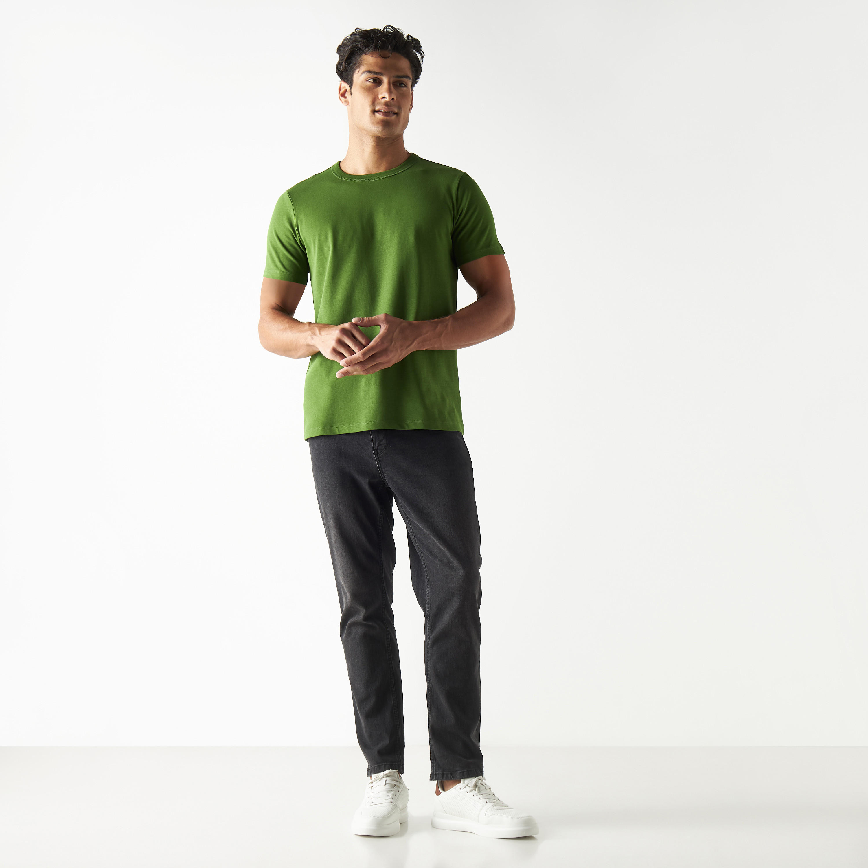 تيشيرت سادة بياقة ضيّقة وأكمام قصيرة-men-clothing-tshirtsandpolos-tshirts-image-2
