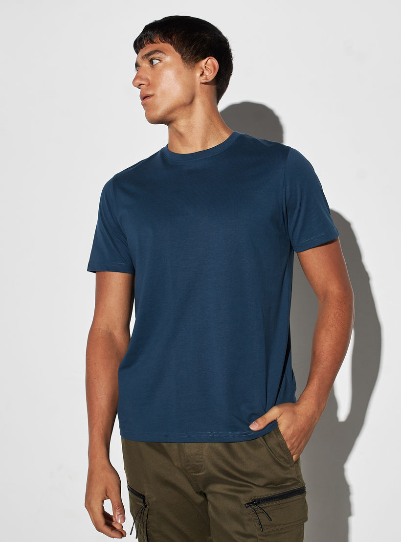 تيشيرت بياقة ضيّقة وأكمام قصيرة-men-clothing-tshirtsandpolos-tshirts-image-1