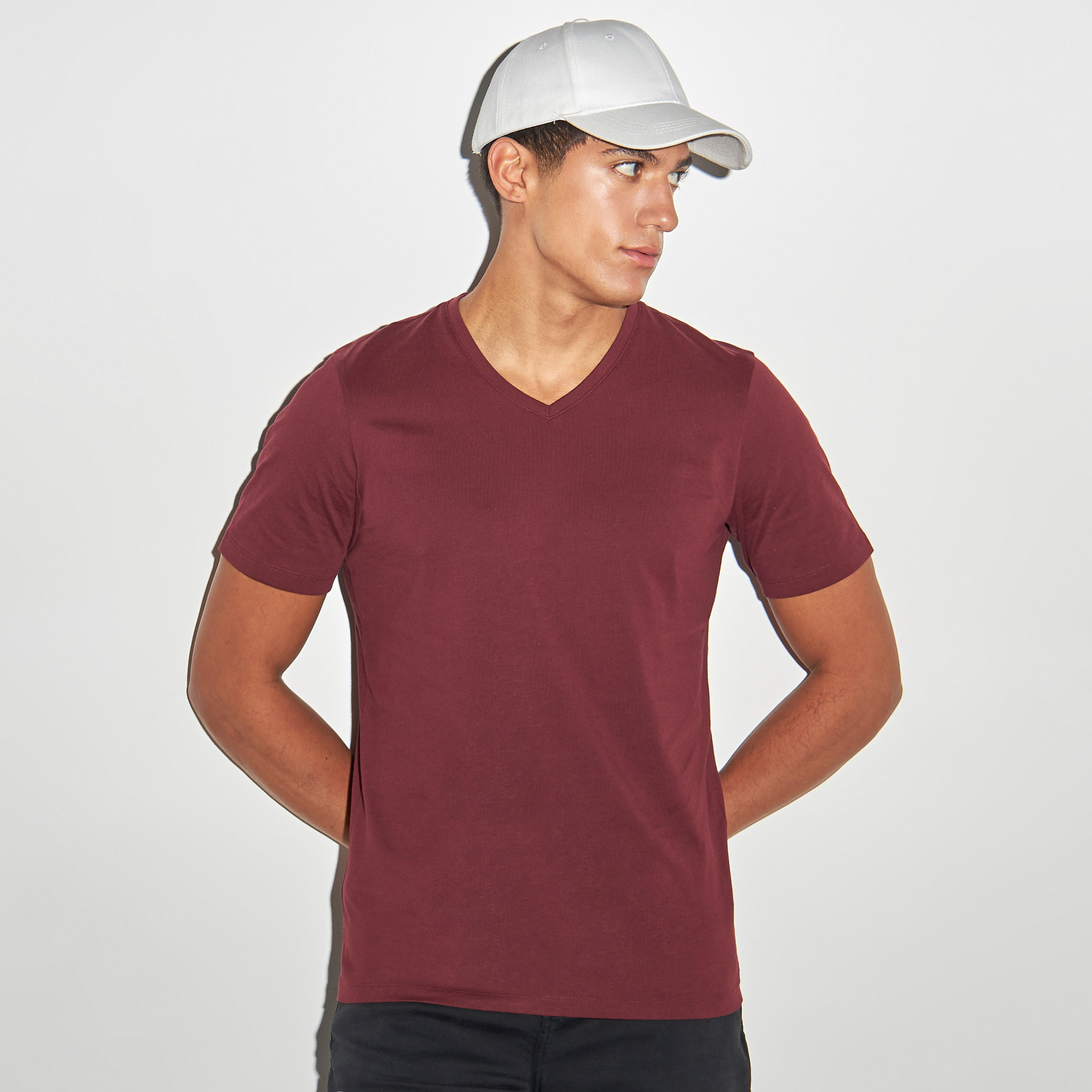 تيشيرت سادة بياقة V وأكمام قصيرة-men-clothing-tshirtsandpolos-tshirts-image-1