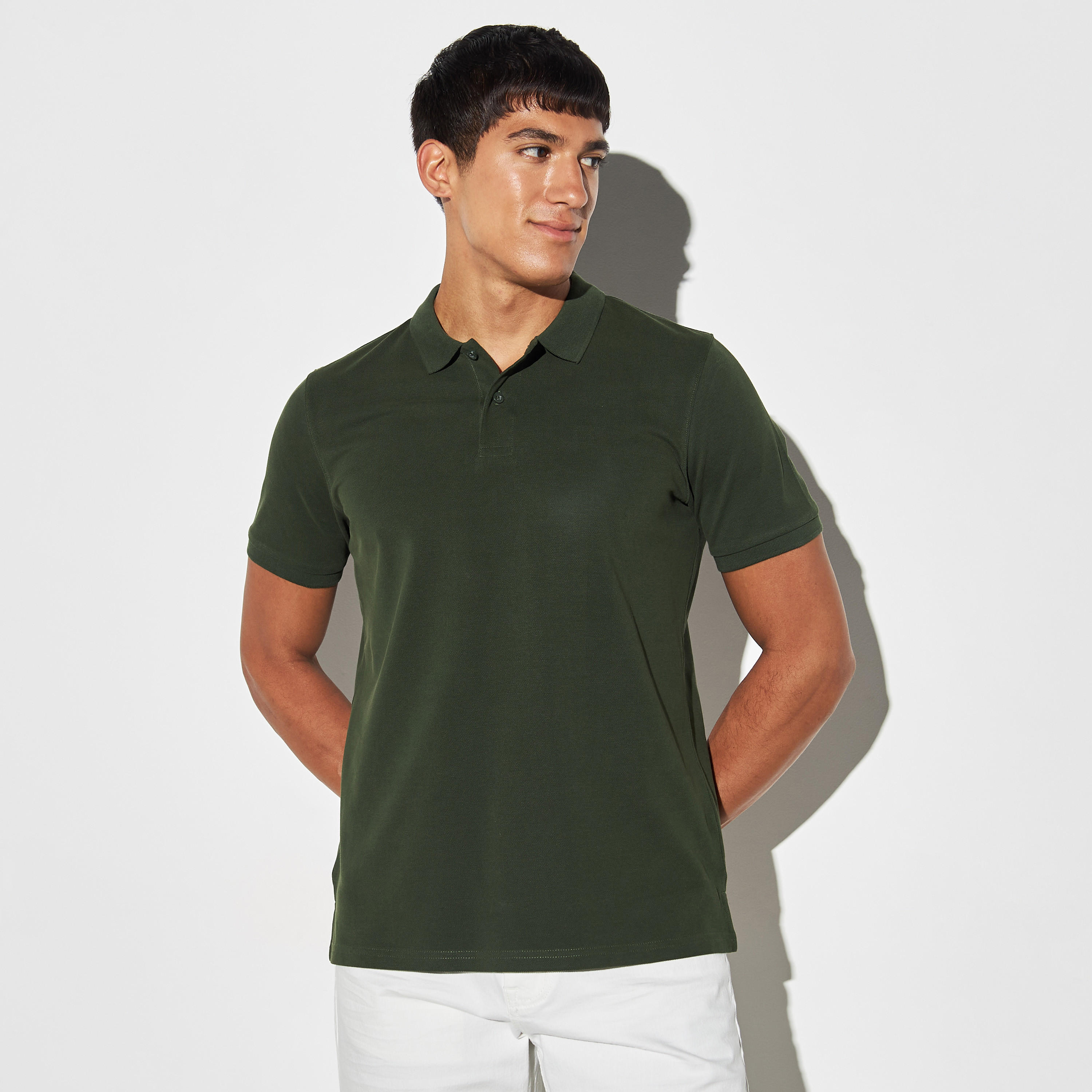 تيشيرت بولو بيكيه سادة بأكمام قصيرة-men-clothing-tshirtsandpolos-polos-image-1