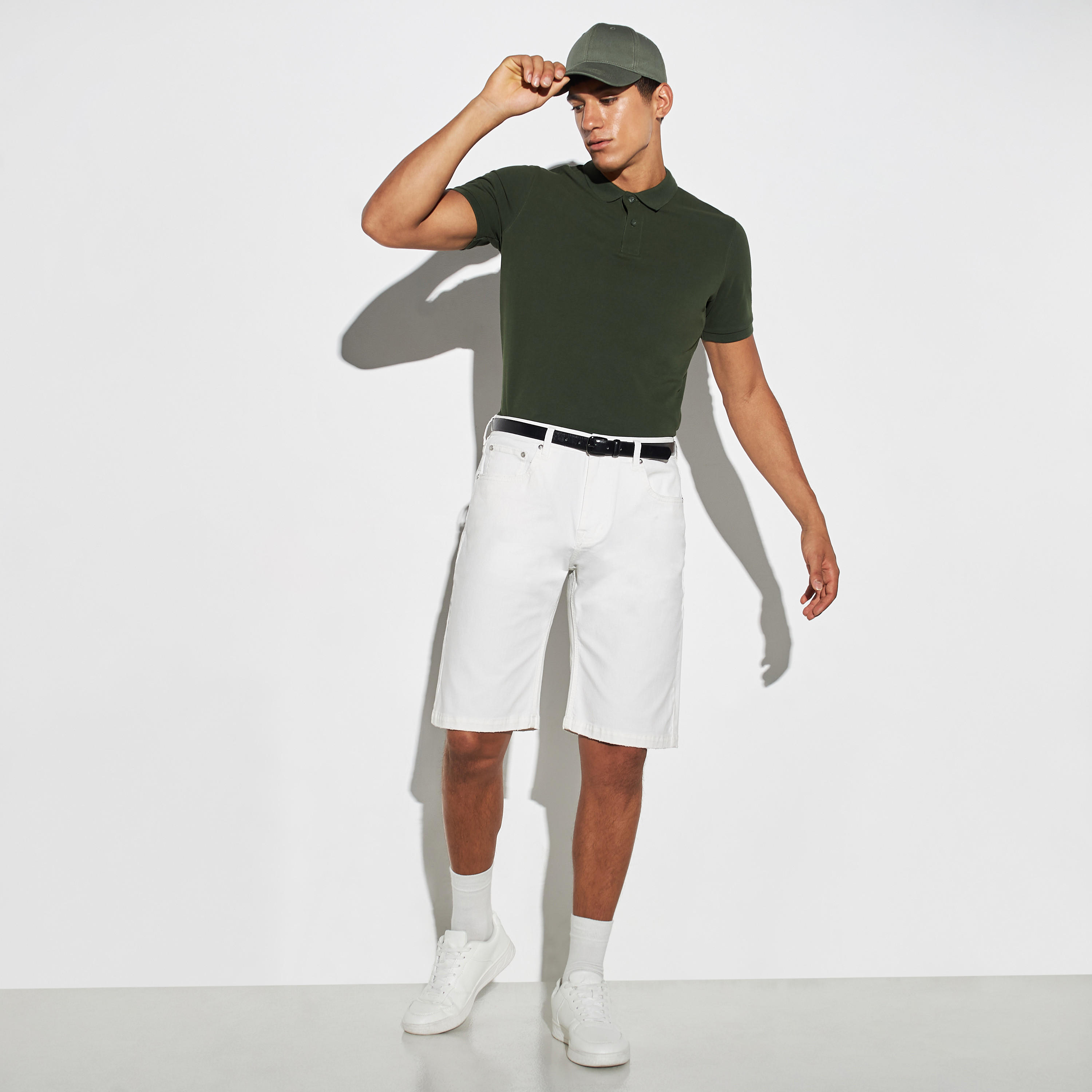 تيشيرت بولو بيكيه سادة بأكمام قصيرة-men-clothing-tshirtsandpolos-polos-image-2