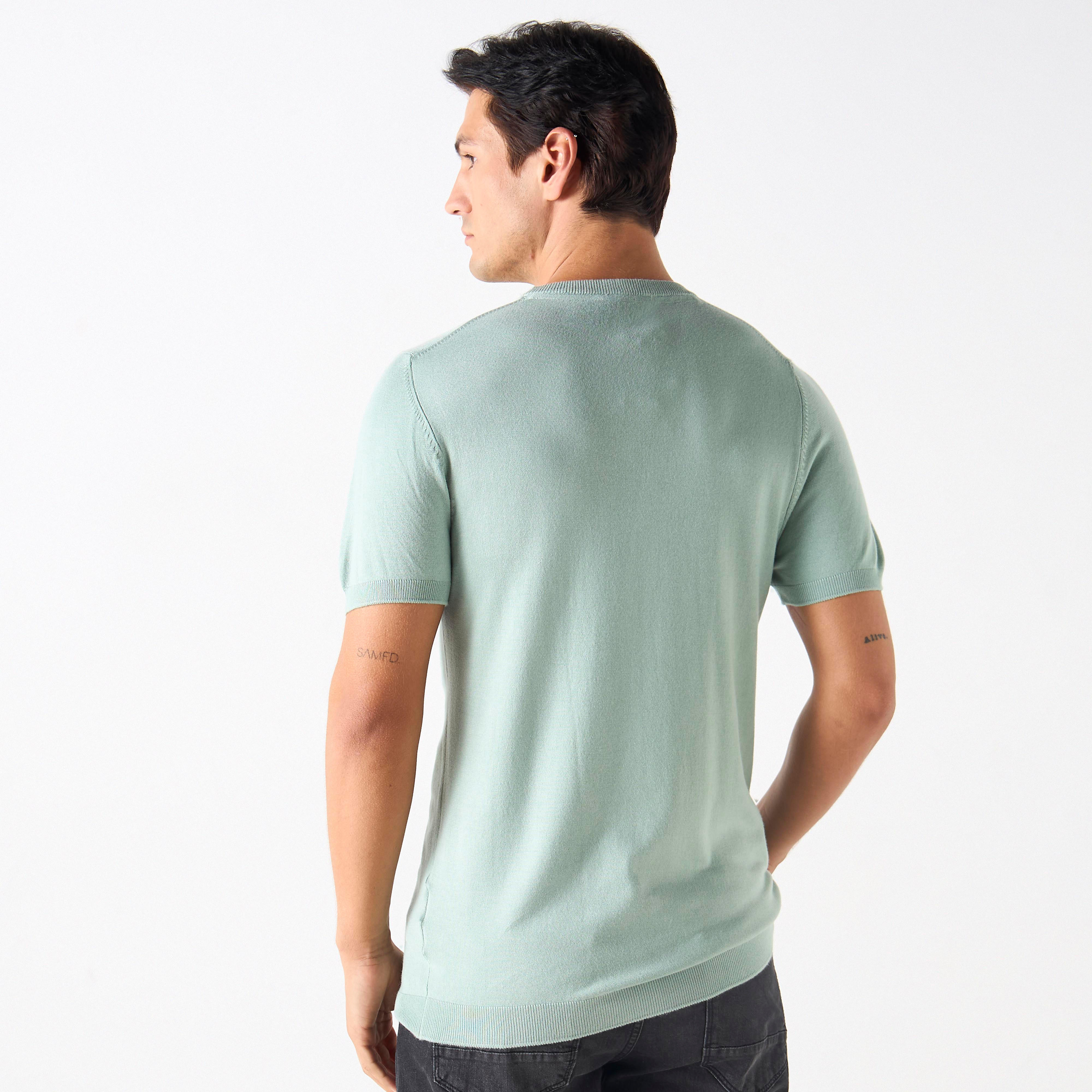 كنزة بياقة ضيقة وأكمام قصيرة-men-clothing-tshirtsandpolos-tshirts-image-2