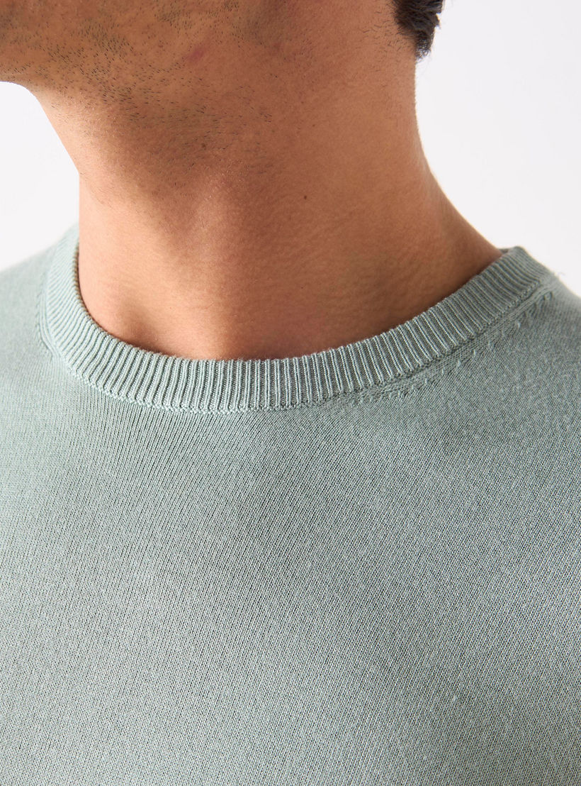 كنزة بياقة ضيقة وأكمام قصيرة-men-clothing-tshirtsandpolos-tshirts-image-1