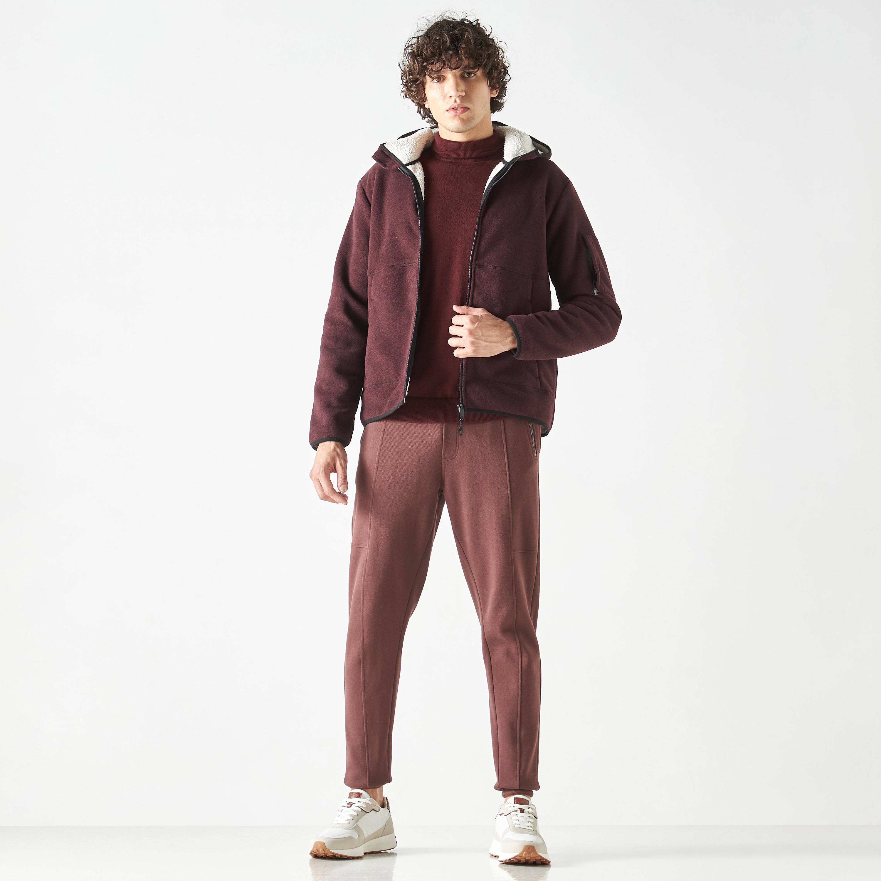 جاكيت بسحاب وقبعة وجيوب-men-clothing-jacketsandblazers-jackets-image-3