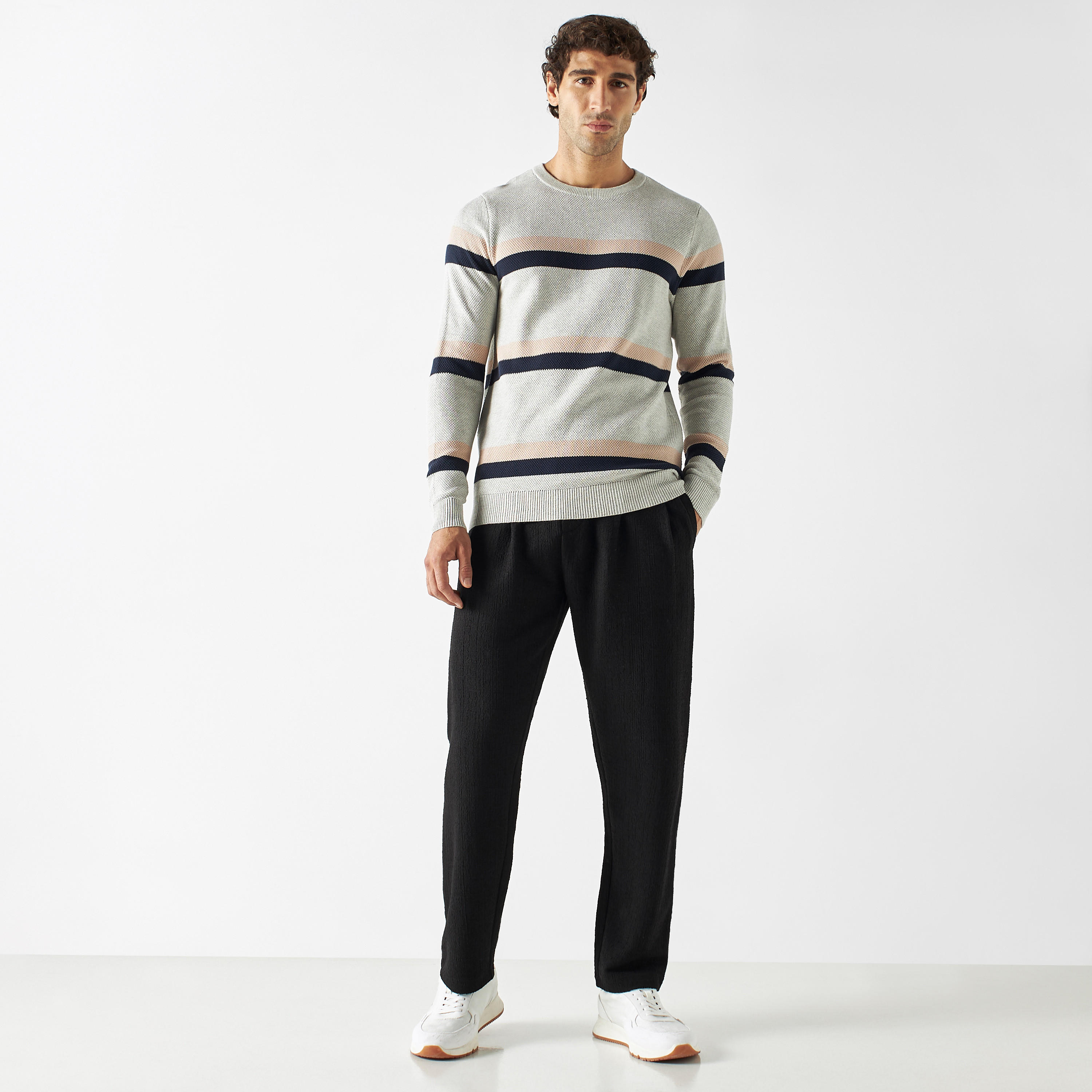 كنزة مخططة بياقة ضيقة وأكمام طويلة-men-clothing-sweatersandpullovers-image-2
