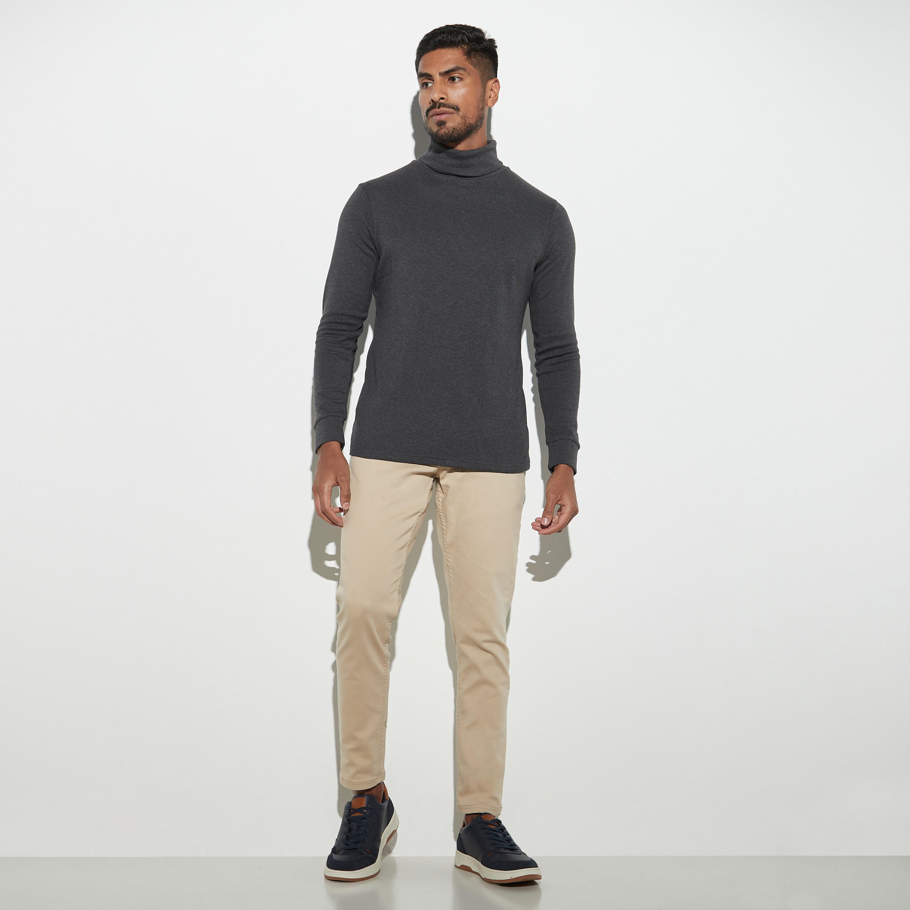 تيشيرت بياقة عالية وأكمام طويلة-men-clothing-tshirtsandpolos-tshirts-image-2
