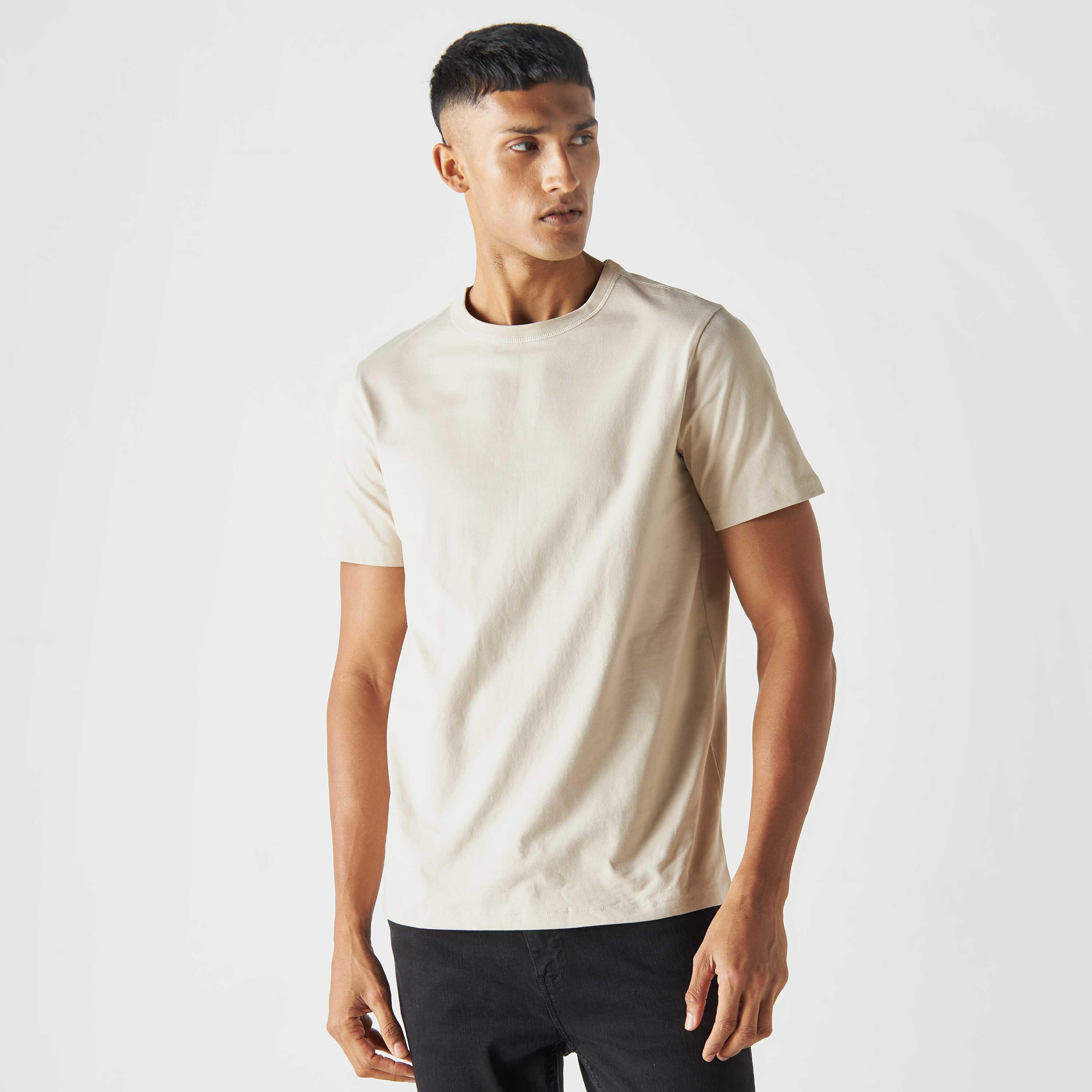 تيشيرت بياقة ضيّقة وأكمام قصيرة-men-clothing-tshirtsandpolos-tshirts-image-5