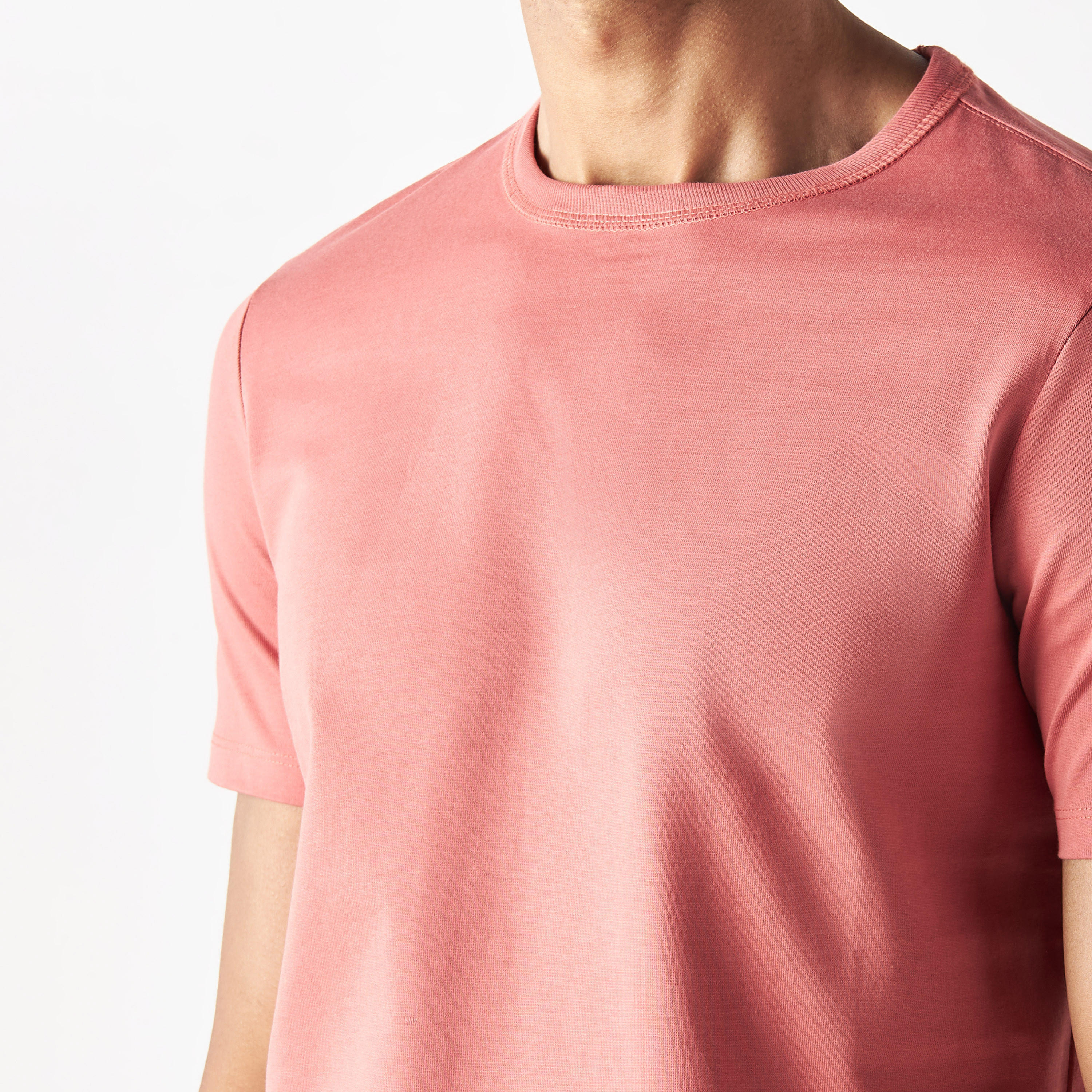 تيشيرت بياقة ضيّقة وأكمام قصيرة-men-clothing-tshirtsandpolos-tshirts-image-4