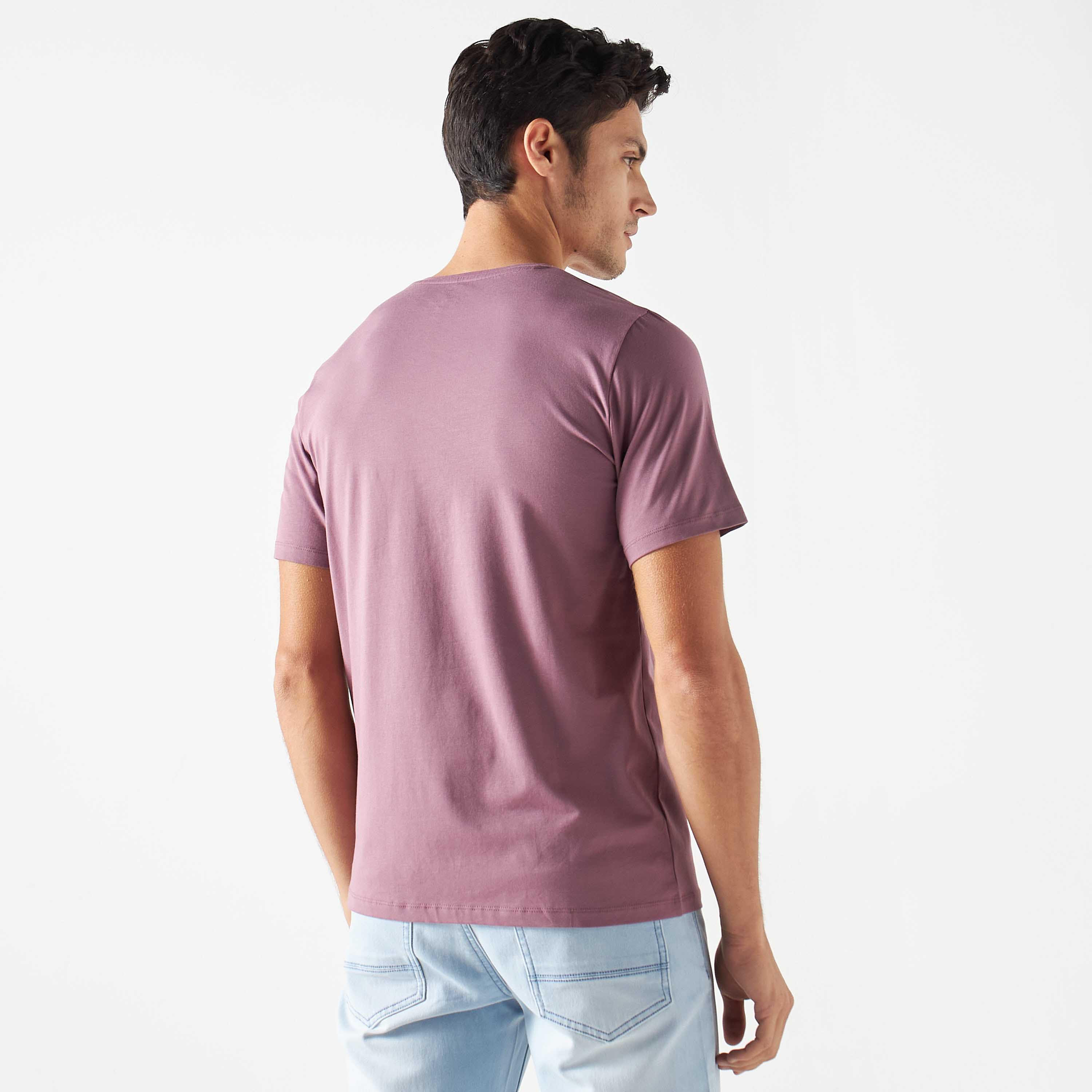 تيشيرت بياقة ضيّقة وأكمام قصيرة-men-clothing-tshirtsandpolos-tshirts-image-3